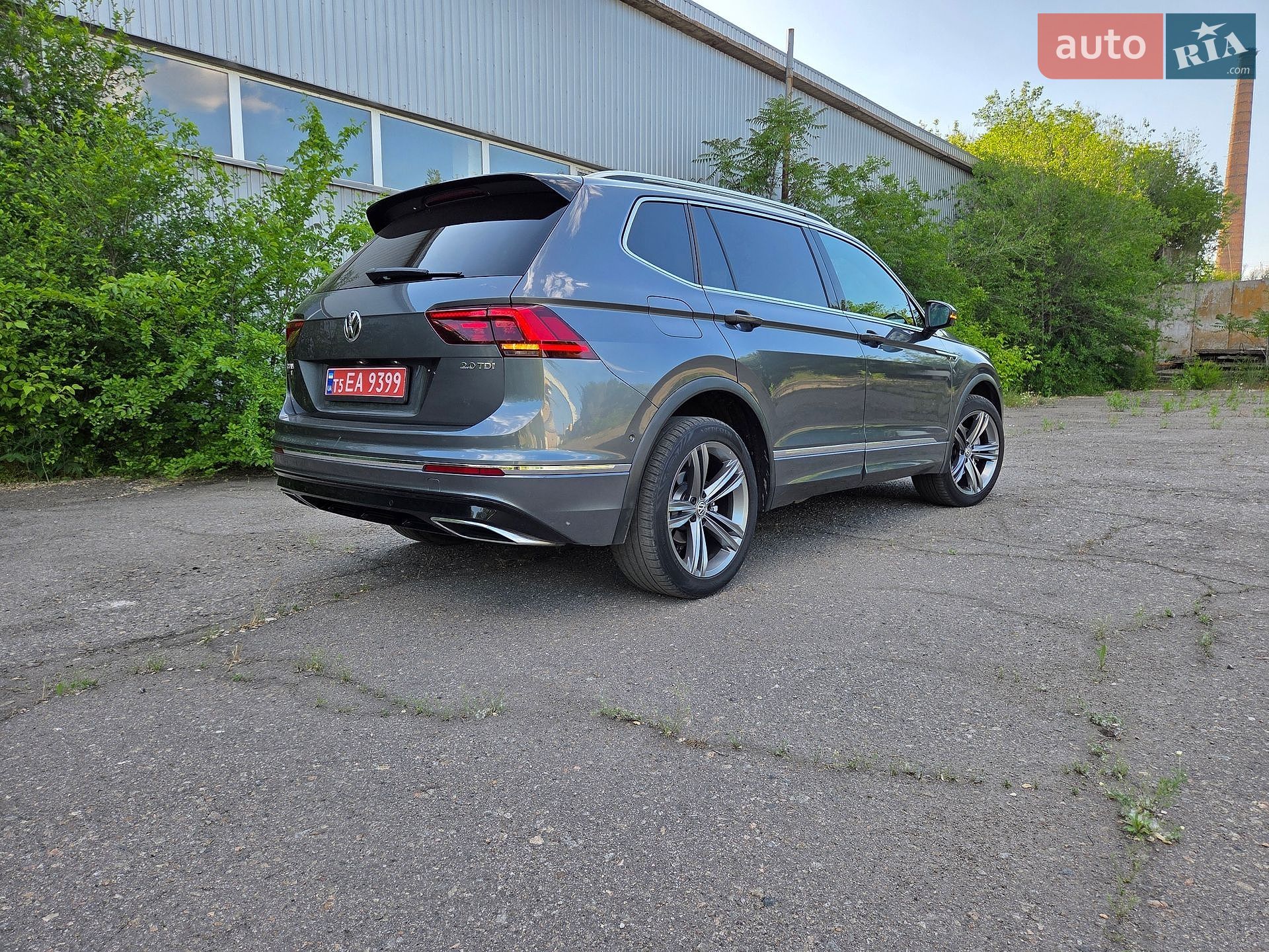Volkswagen Tiguan 2019 VIN WVGZZZ5NZKM002526 фото оголошення 32 з 96