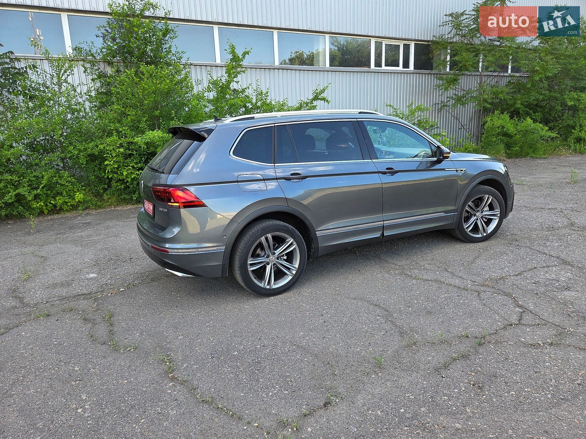 Volkswagen Tiguan 2019 VIN WVGZZZ5NZKM002526 фото оголошення 38 з 96