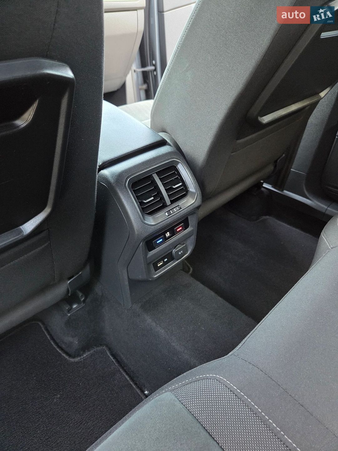 Volkswagen Tiguan 2019 VIN WVGZZZ5NZKM002526 фото оголошення 46 з 96