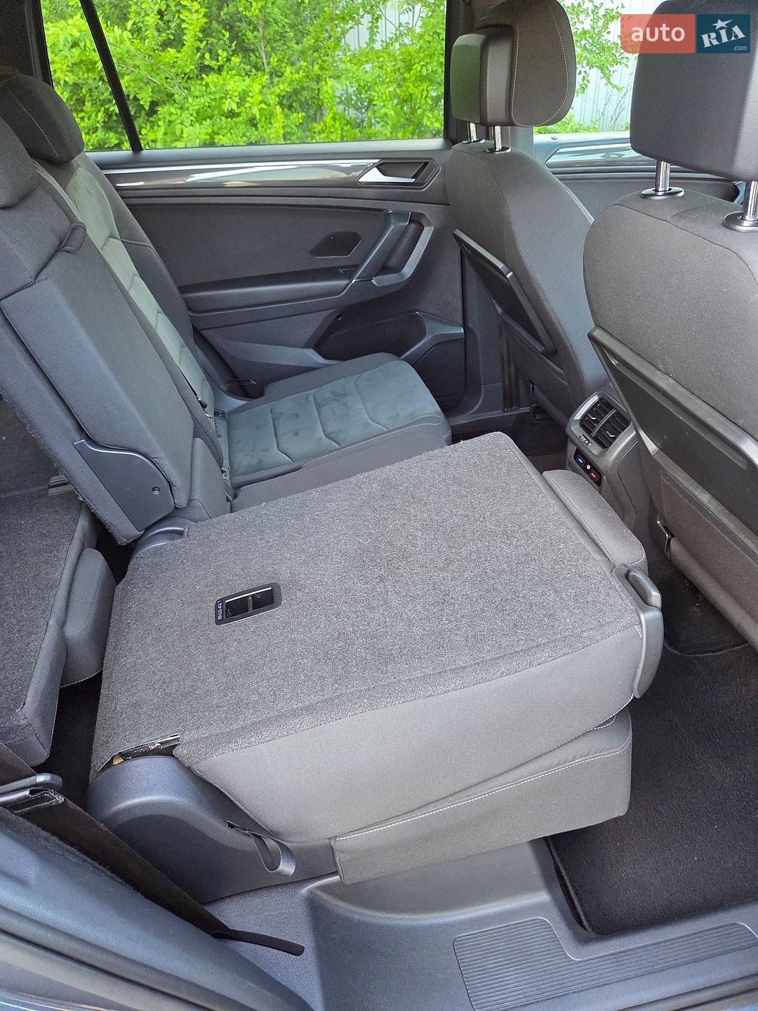 Volkswagen Tiguan 2019 VIN WVGZZZ5NZKM002526 фото оголошення 58 з 96