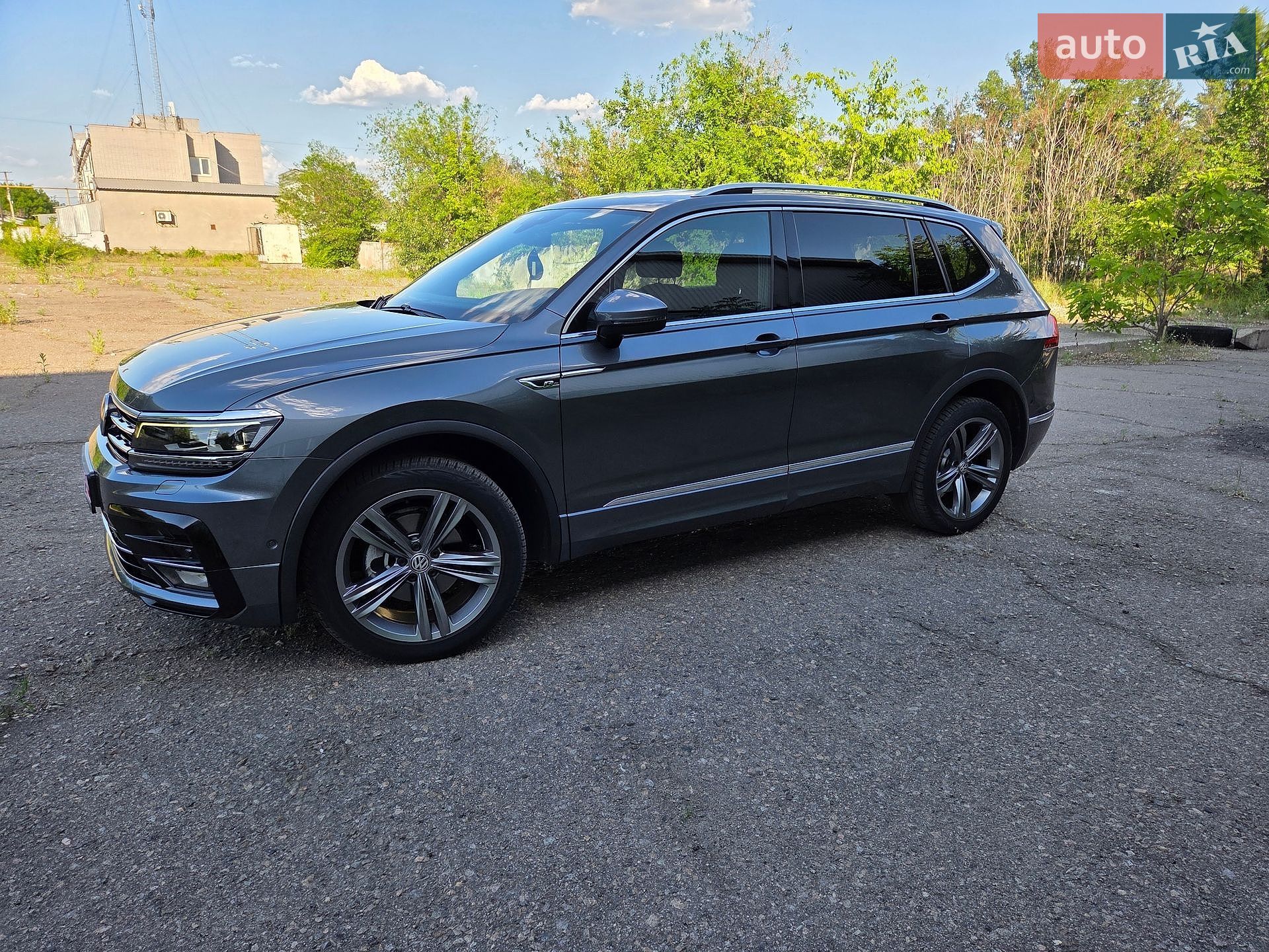 Volkswagen Tiguan 2019 VIN WVGZZZ5NZKM002526 фото оголошення 74 з 96