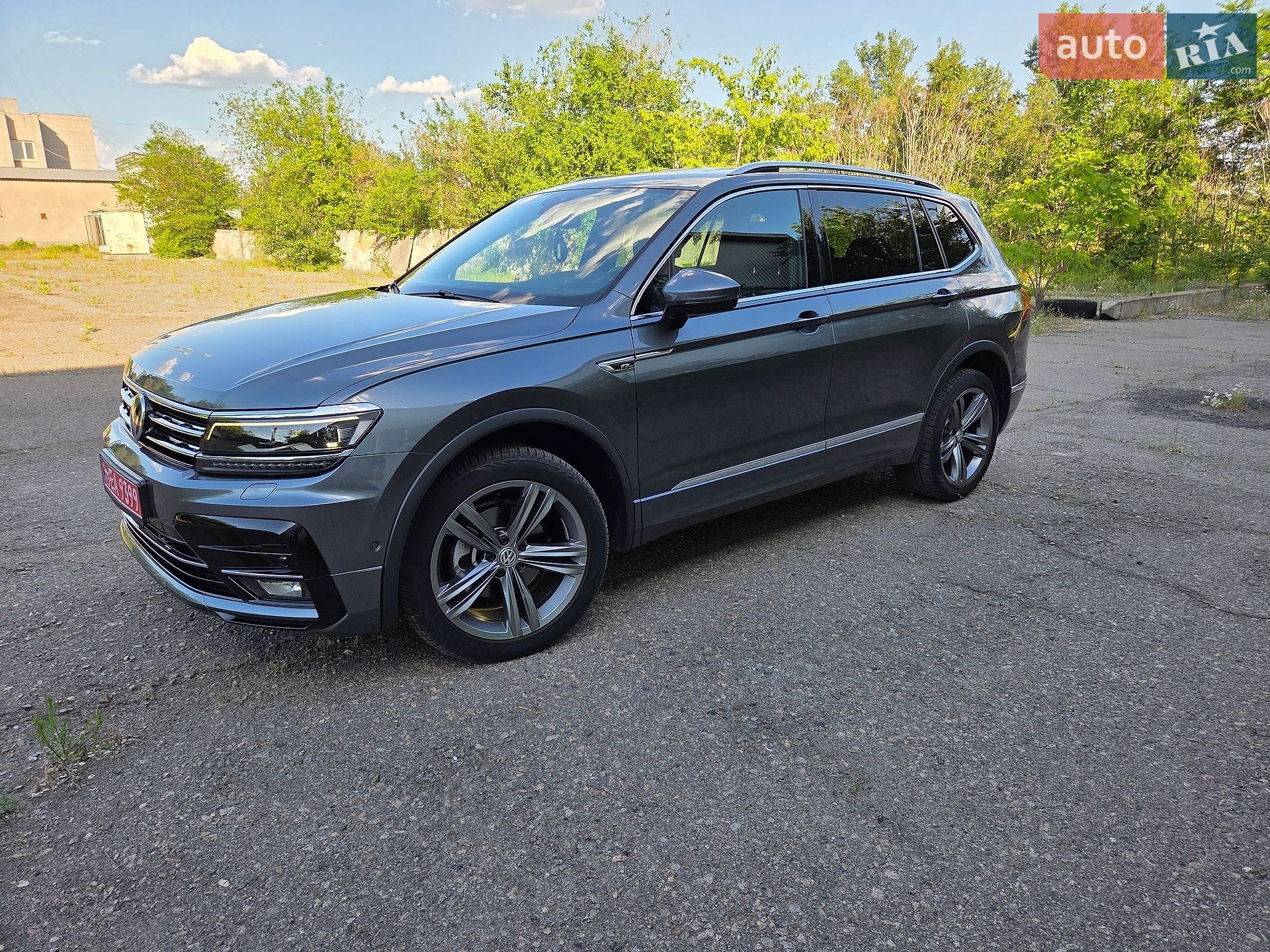 Volkswagen Tiguan 2019 VIN WVGZZZ5NZKM002526 фото оголошення 77 з 96