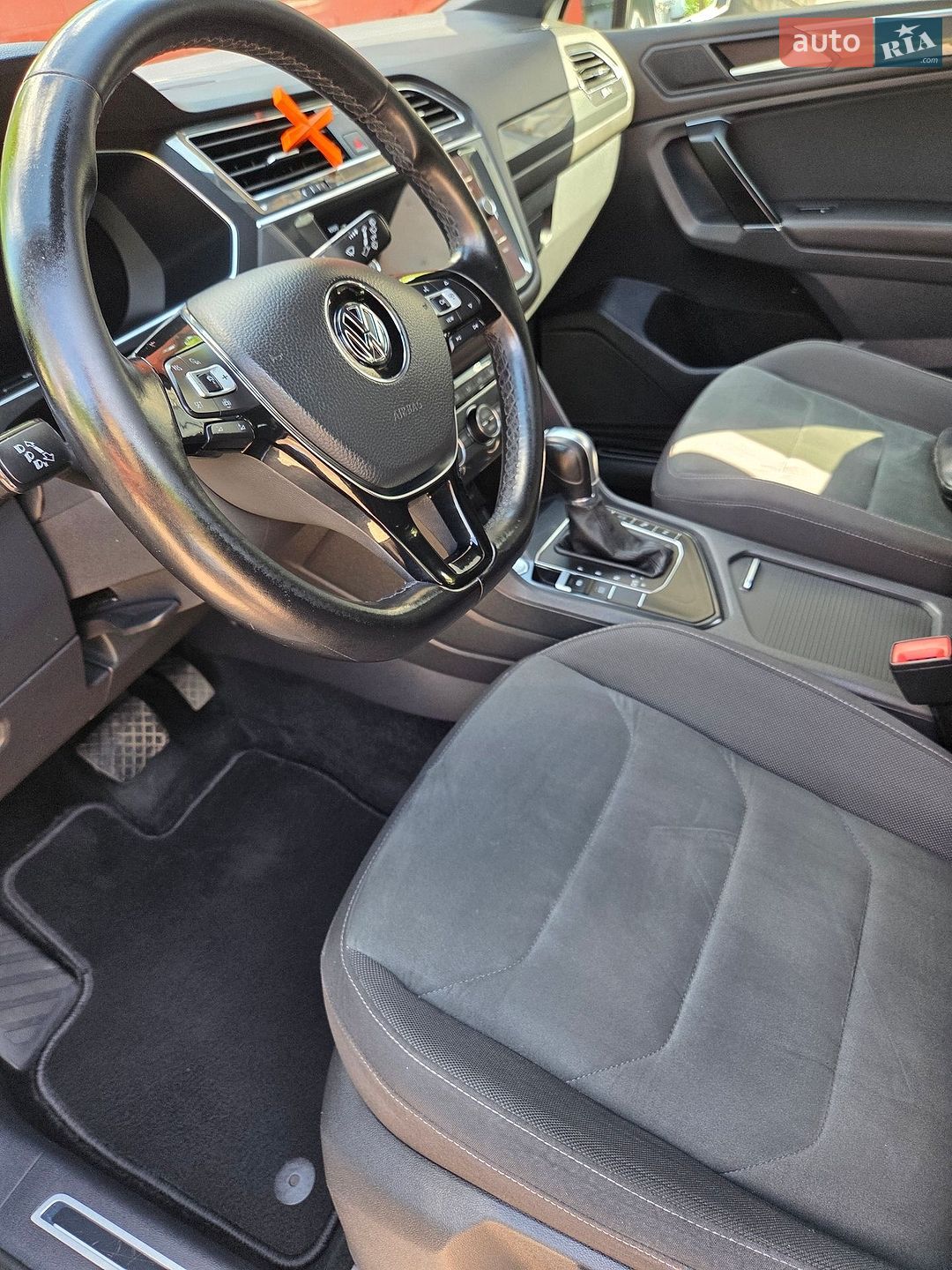 Volkswagen Tiguan 2019 VIN WVGZZZ5NZKM002526 фото оголошення 96 з 96