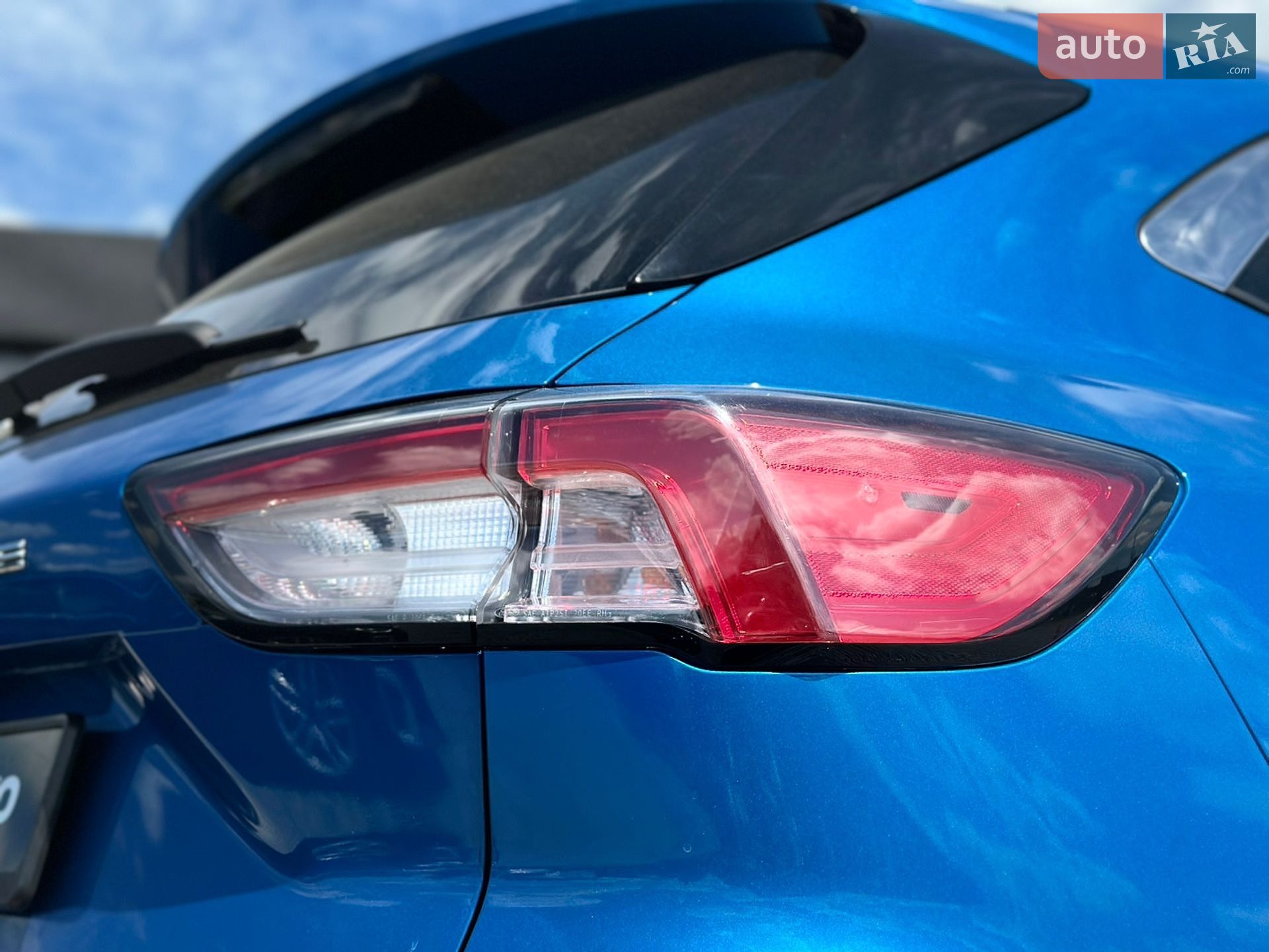 Ford Escape 2021 VIN 1FMCU0G68MUA45886 фото оголошення 8 з 27