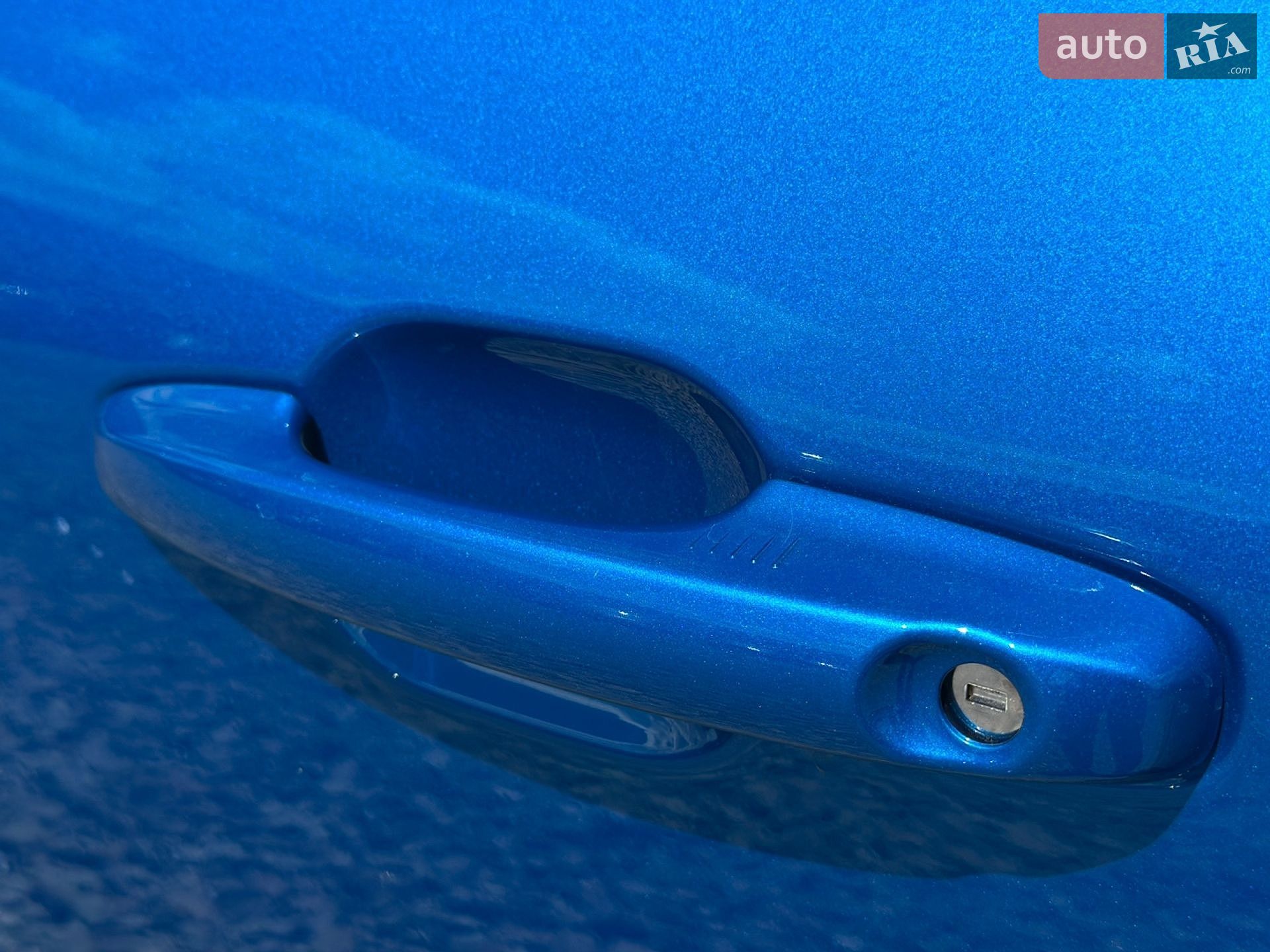 Ford Escape 2021 VIN 1FMCU0G68MUA45886 фото оголошення 13 з 27