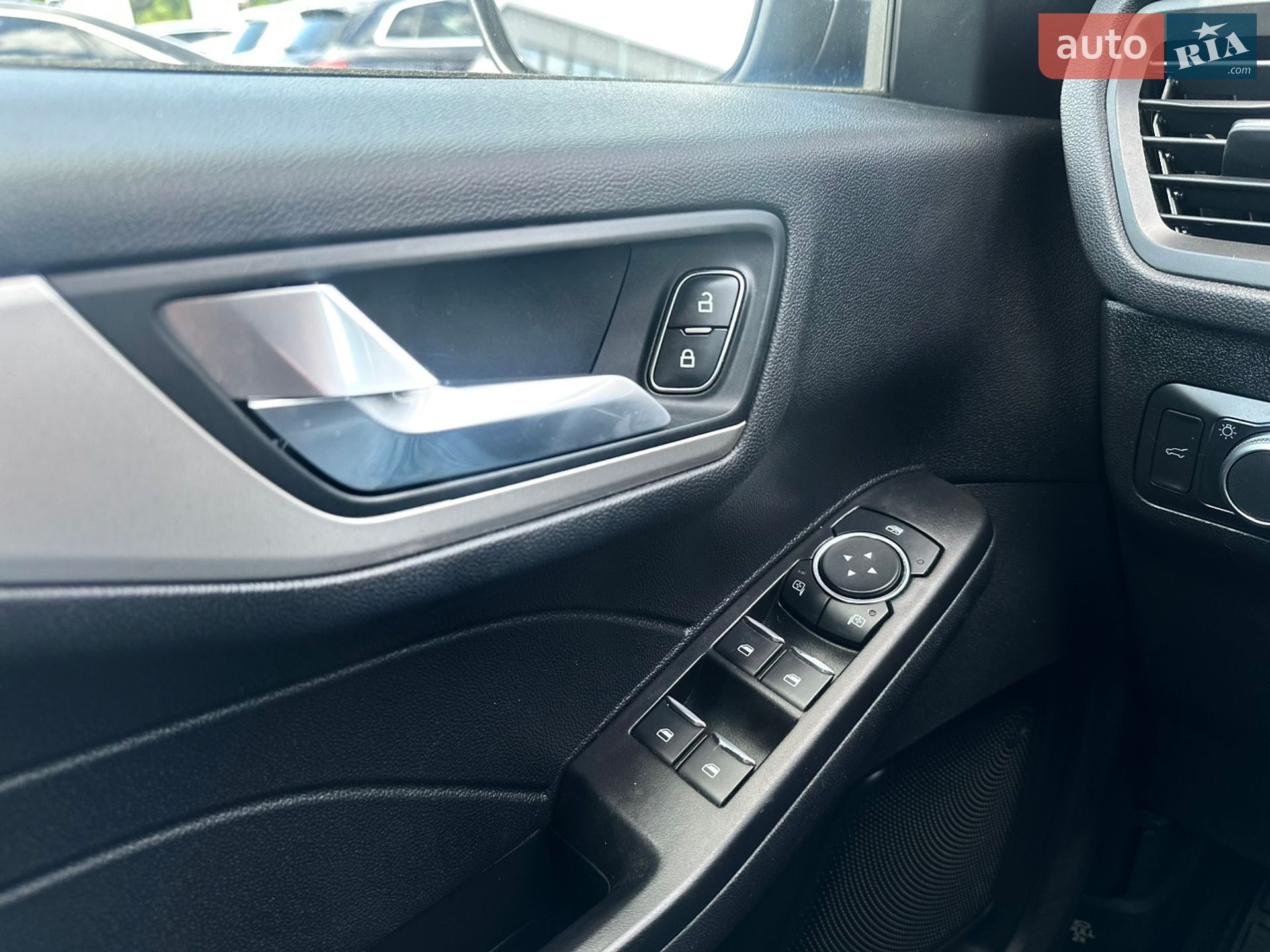 Ford Escape 2021 VIN 1FMCU0G68MUA45886 фото оголошення 23 з 27