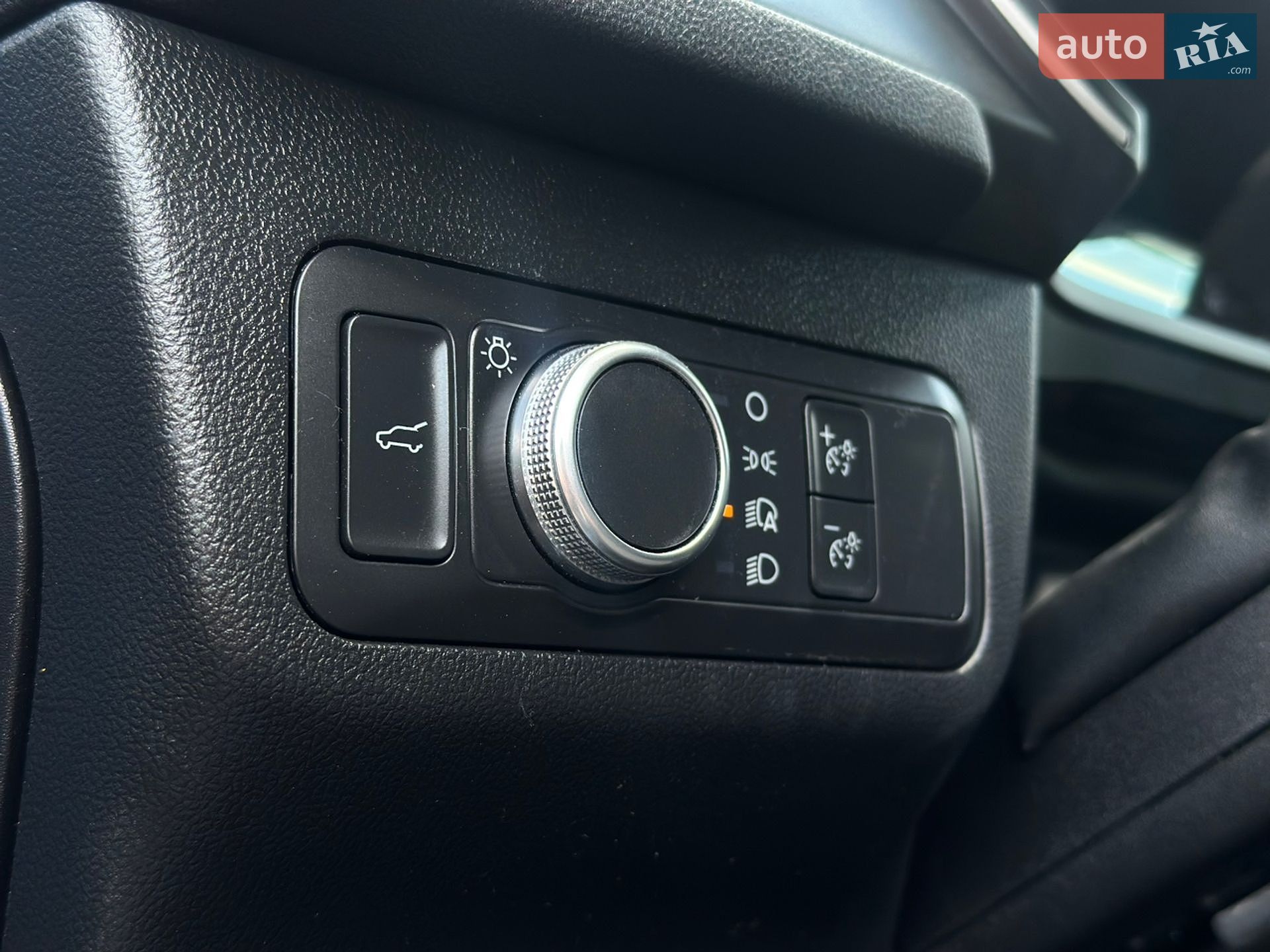 Ford Escape 2021 VIN 1FMCU0G68MUA45886 фото оголошення 24 з 27