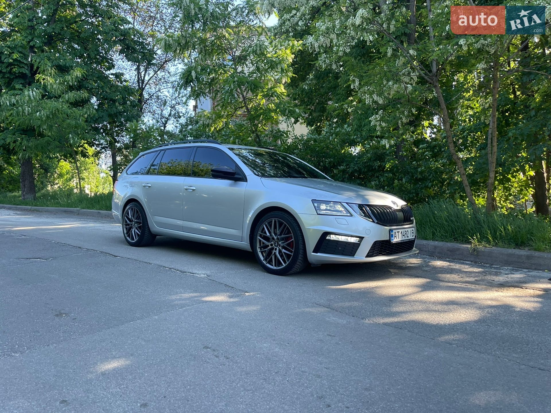 Skoda Octavia 2017 VIN TMBJK7NEXJ0063216 фото оголошення 3 з 18