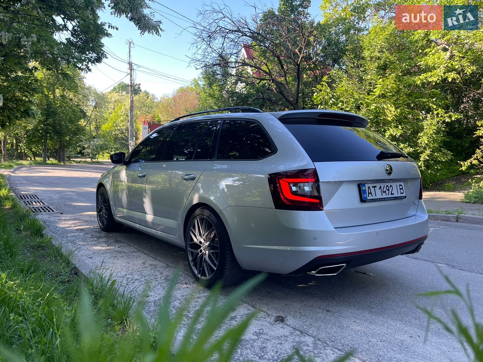 Skoda Octavia 2017 VIN TMBJK7NEXJ0063216 фото оголошення 8 з 18