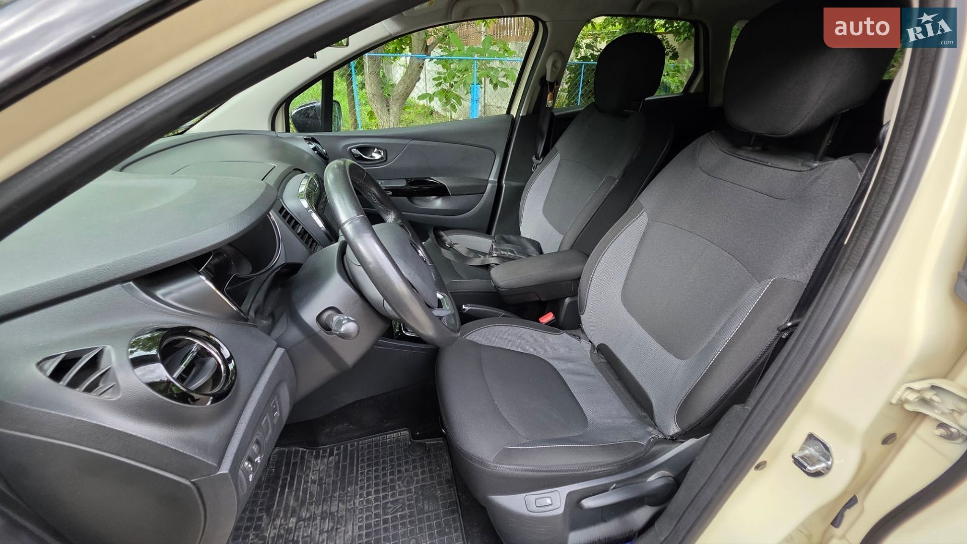 Renault Captur 2016 VIN VF12REL1E55603445 фото оголошення 17 з 25