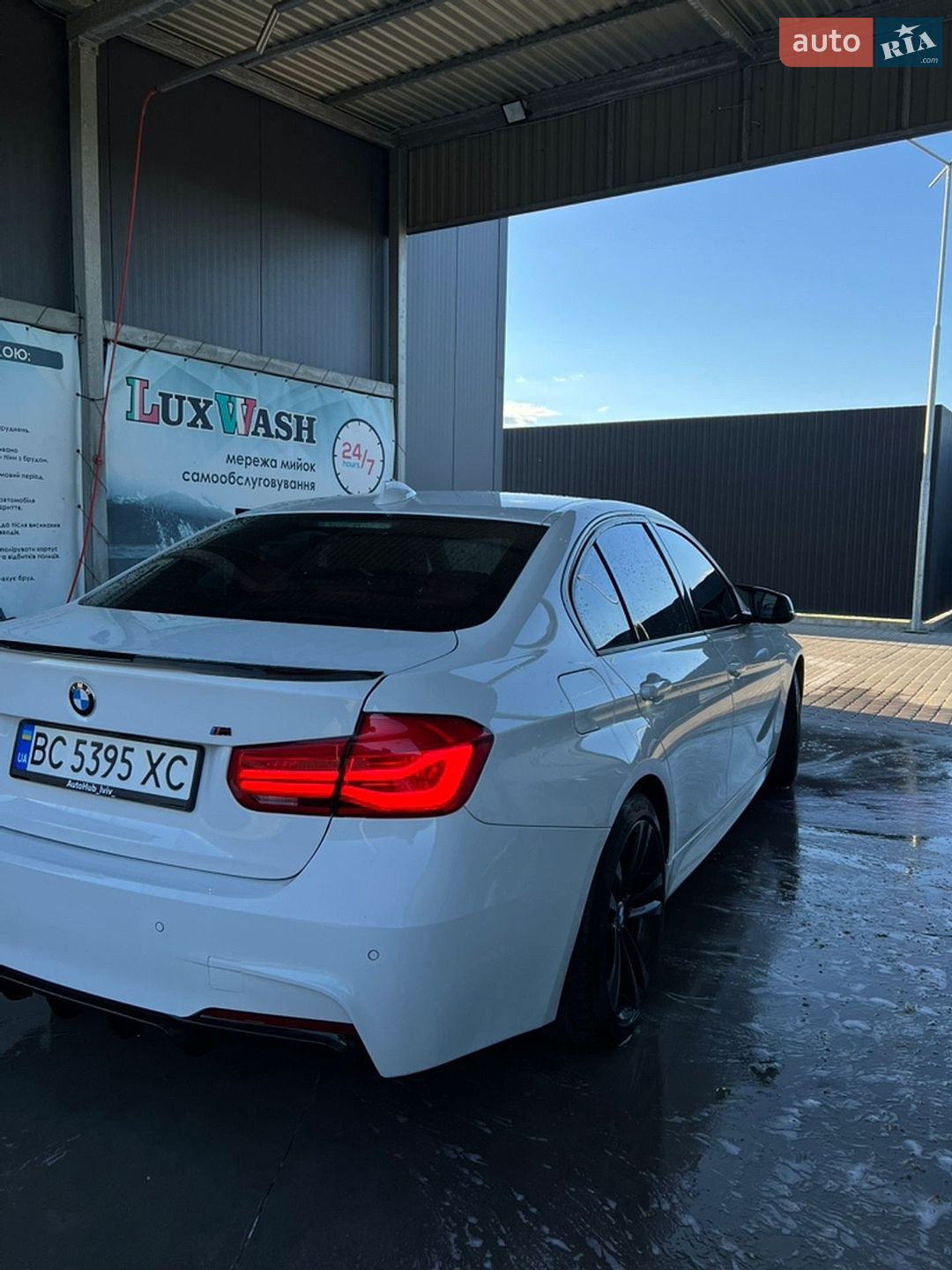 BMW 3 Series 2016 VIN WBA8E9G5XGNU29330 фото оголошення 10 з 12