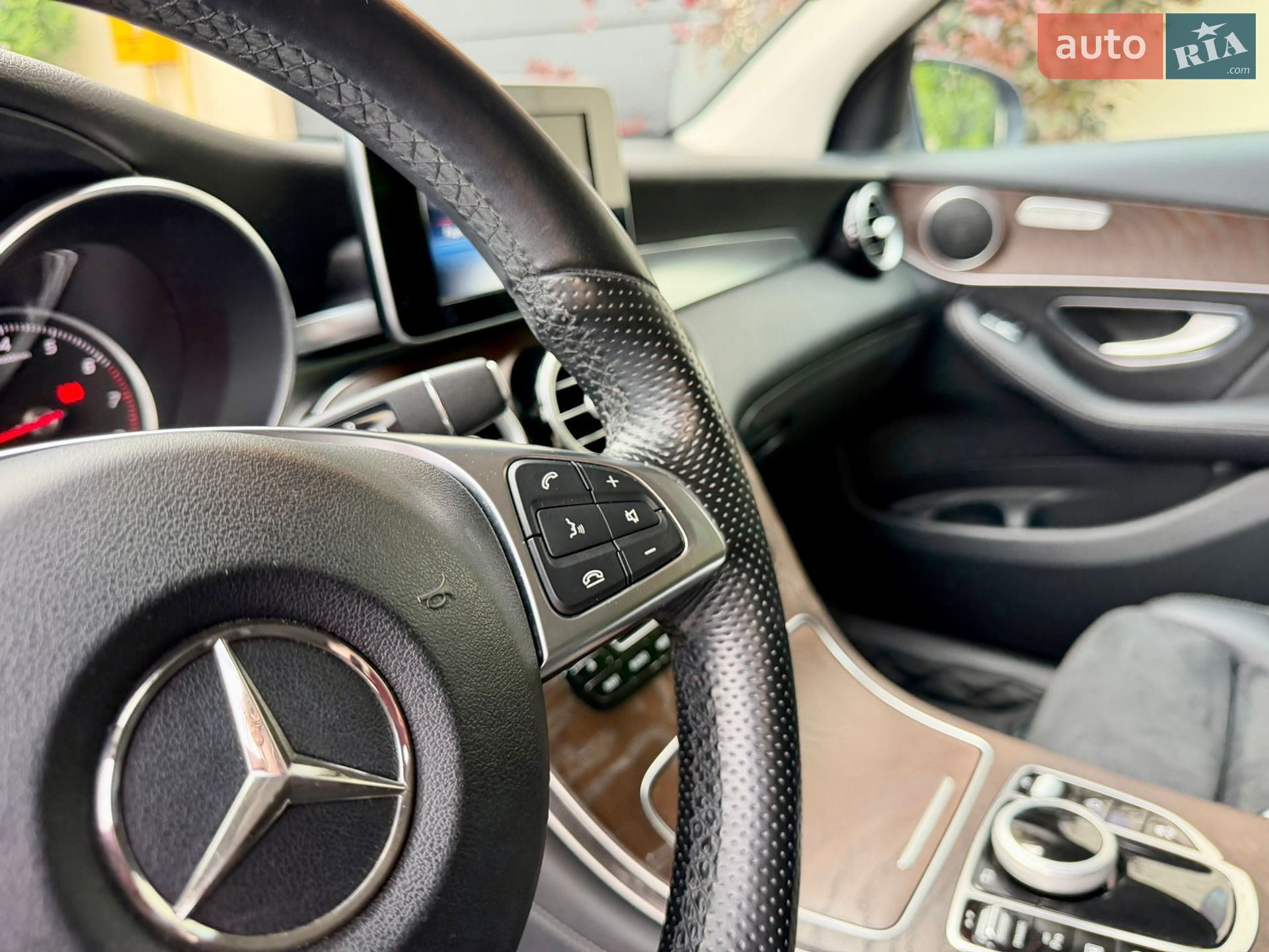 Mercedes-Benz GLC-Class 2015 VIN WDC2539461F024800 фото оголошення 37 з 67