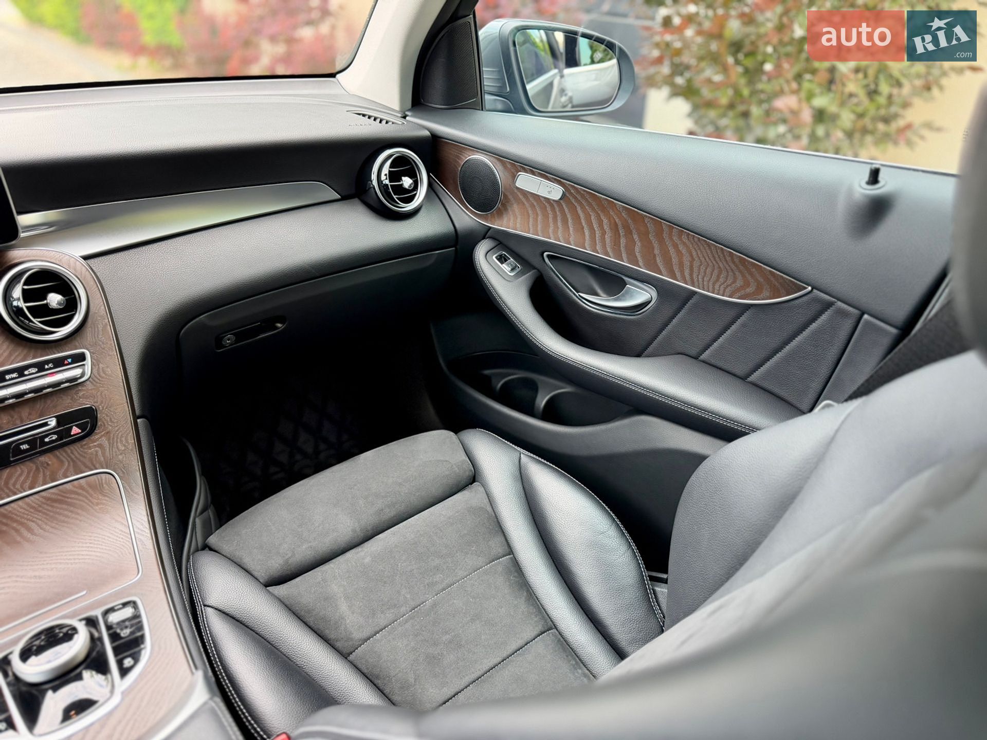Mercedes-Benz GLC-Class 2015 VIN WDC2539461F024800 фото оголошення 44 з 67