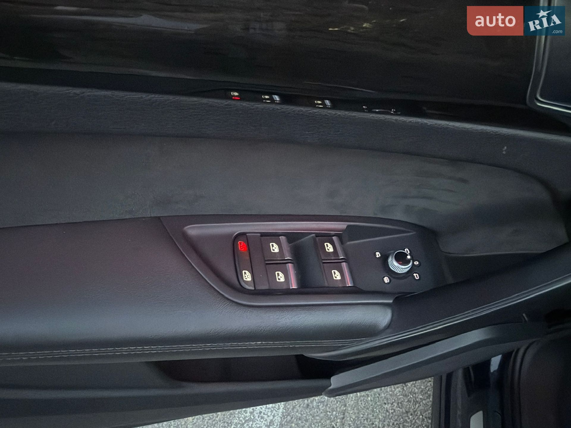 Audi Q5 2018 VIN WAUZZZFY6J2225301 фото оголошення 19 з 28