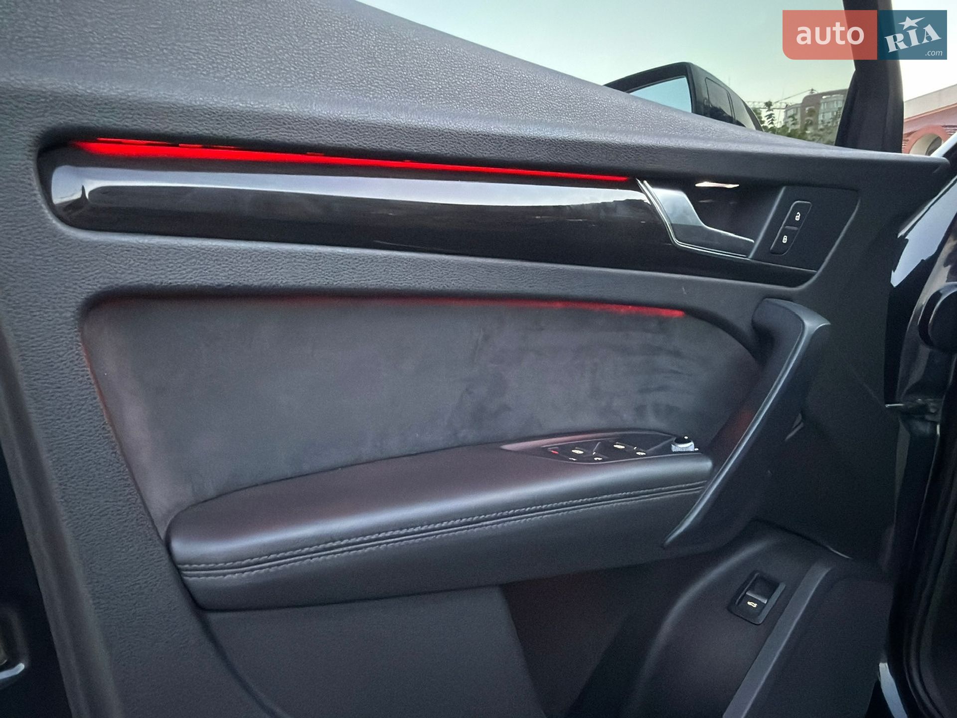 Audi Q5 2018 VIN WAUZZZFY6J2225301 фото оголошення 21 з 28