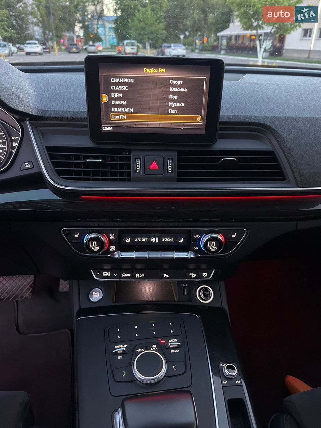Audi Q5 2018 VIN WAUZZZFY6J2225301 фото оголошення 17 з 28