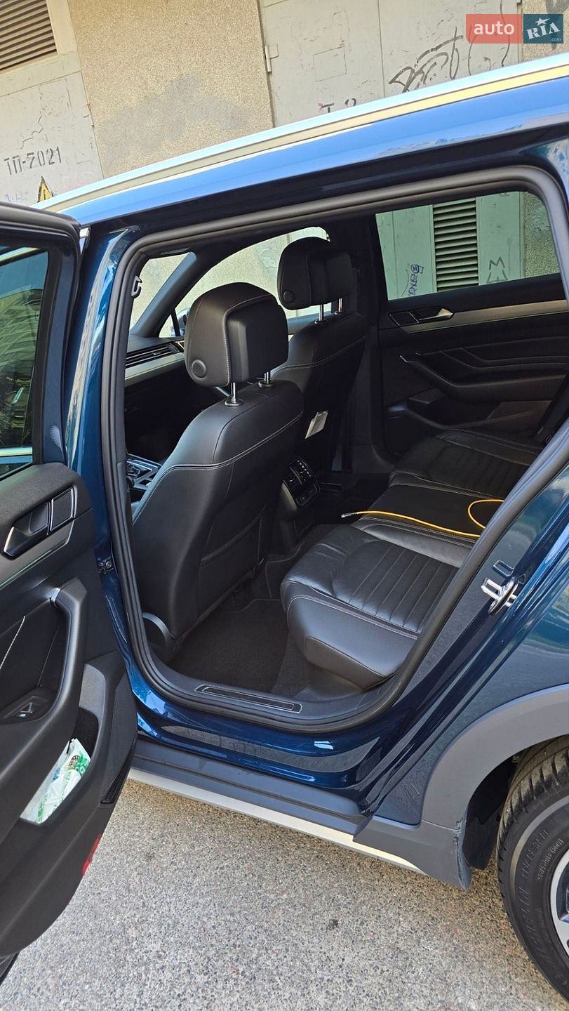 Volkswagen Passat Alltrack 2019 VIN WVWZZZ3CZLE009739 фото оголошення 34 з 68