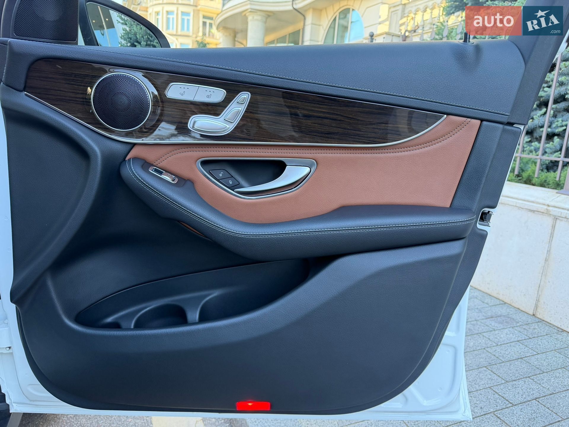 Mercedes-Benz GLC-Class 2016 VIN WDC0G4KB0GF058709 фото оголошення 27 з 44