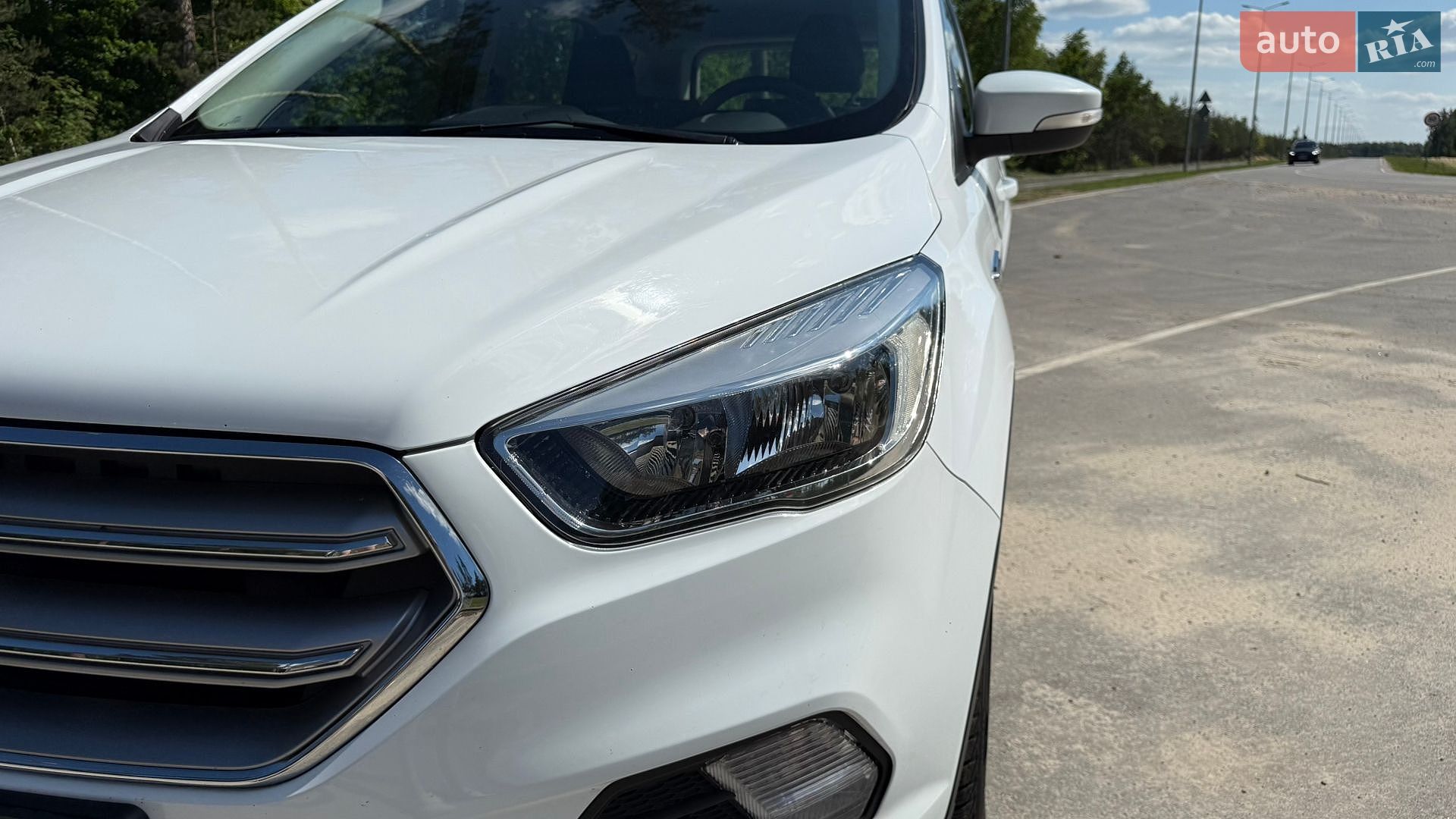 Ford Kuga 2018 VIN WF0AXXWPMAJM13321 фото оголошення 2 з 19