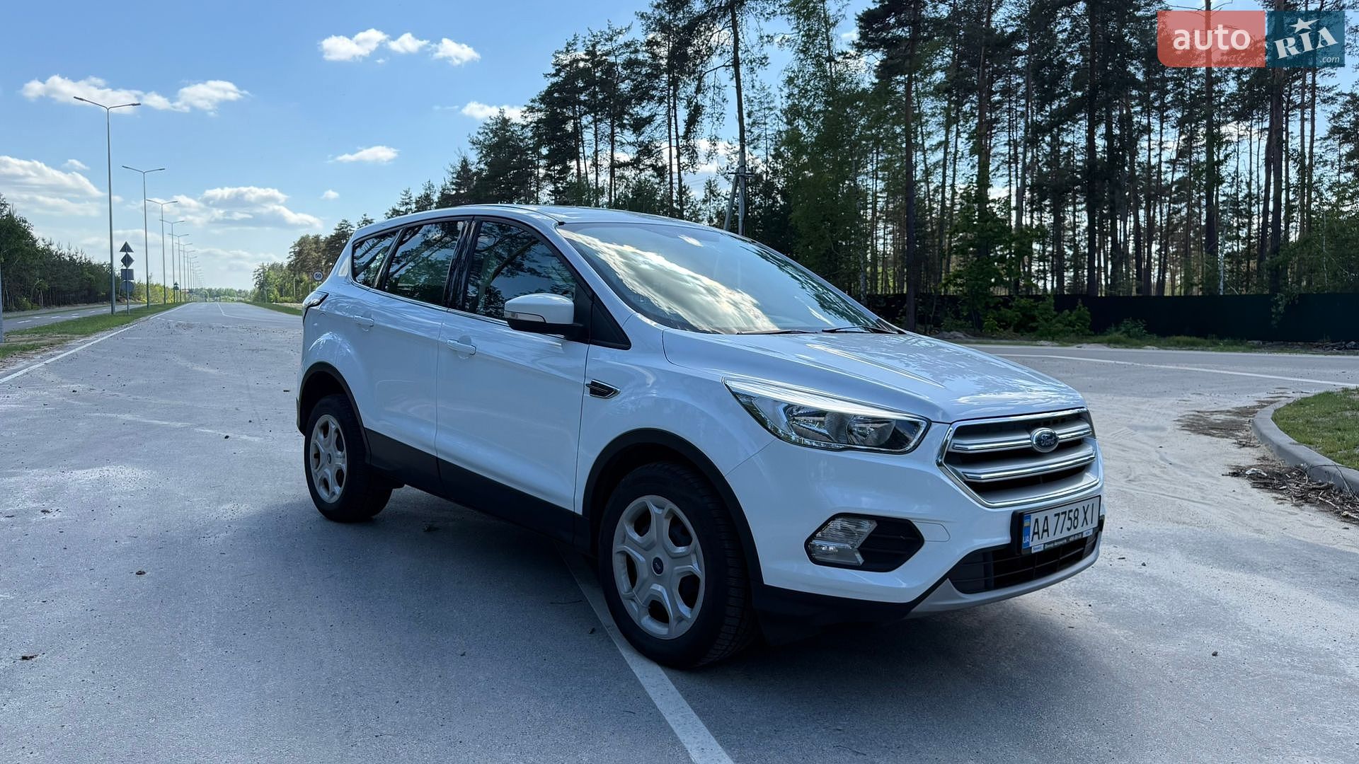 Ford Kuga 2018 VIN WF0AXXWPMAJM13321 фото оголошення 3 з 19