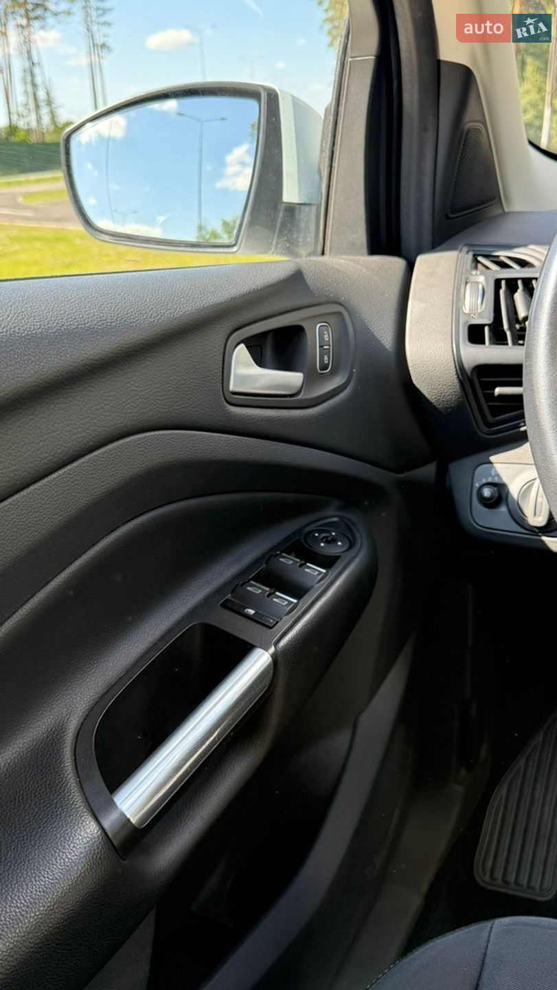 Ford Kuga 2018 VIN WF0AXXWPMAJM13321 фото оголошення 12 з 19