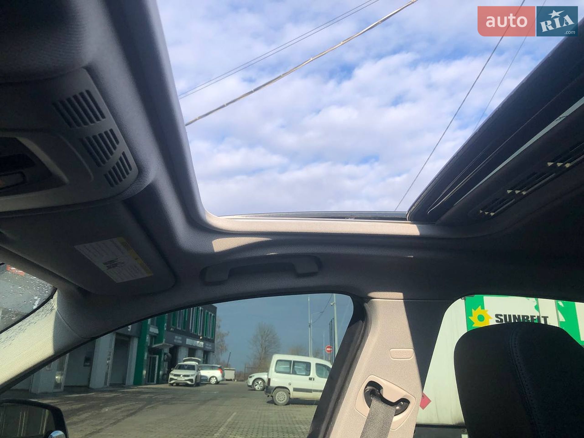 BMW 3 Series 2015 VIN WBA8E5G57GNT41120 фото оголошення 13 з 21