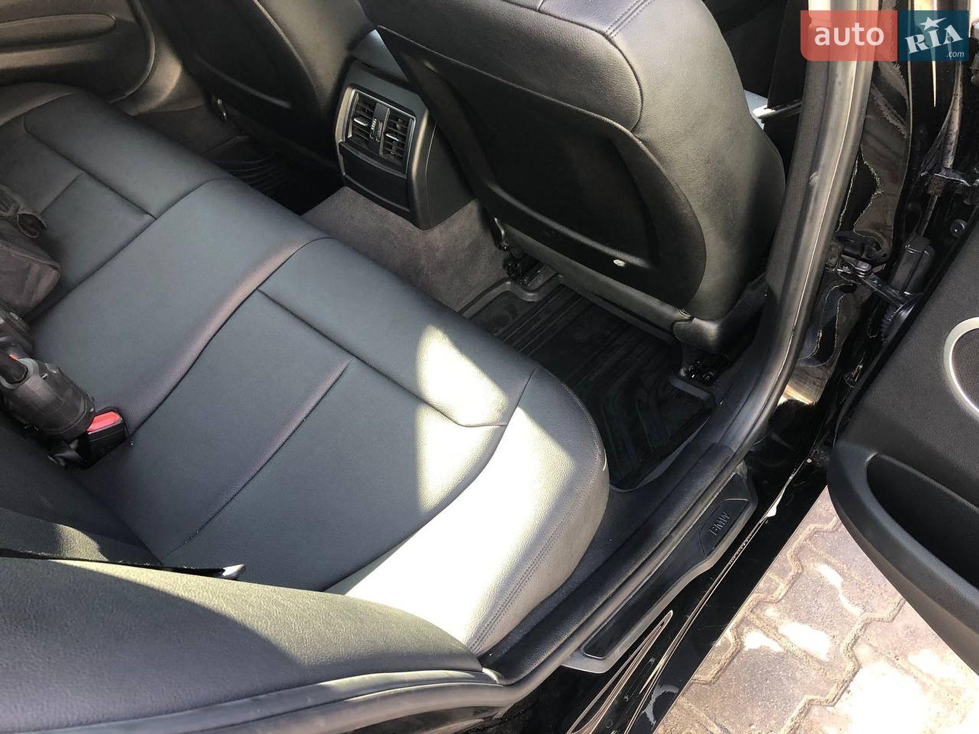 BMW 3 Series 2015 VIN WBA8E5G57GNT41120 фото оголошення 14 з 21