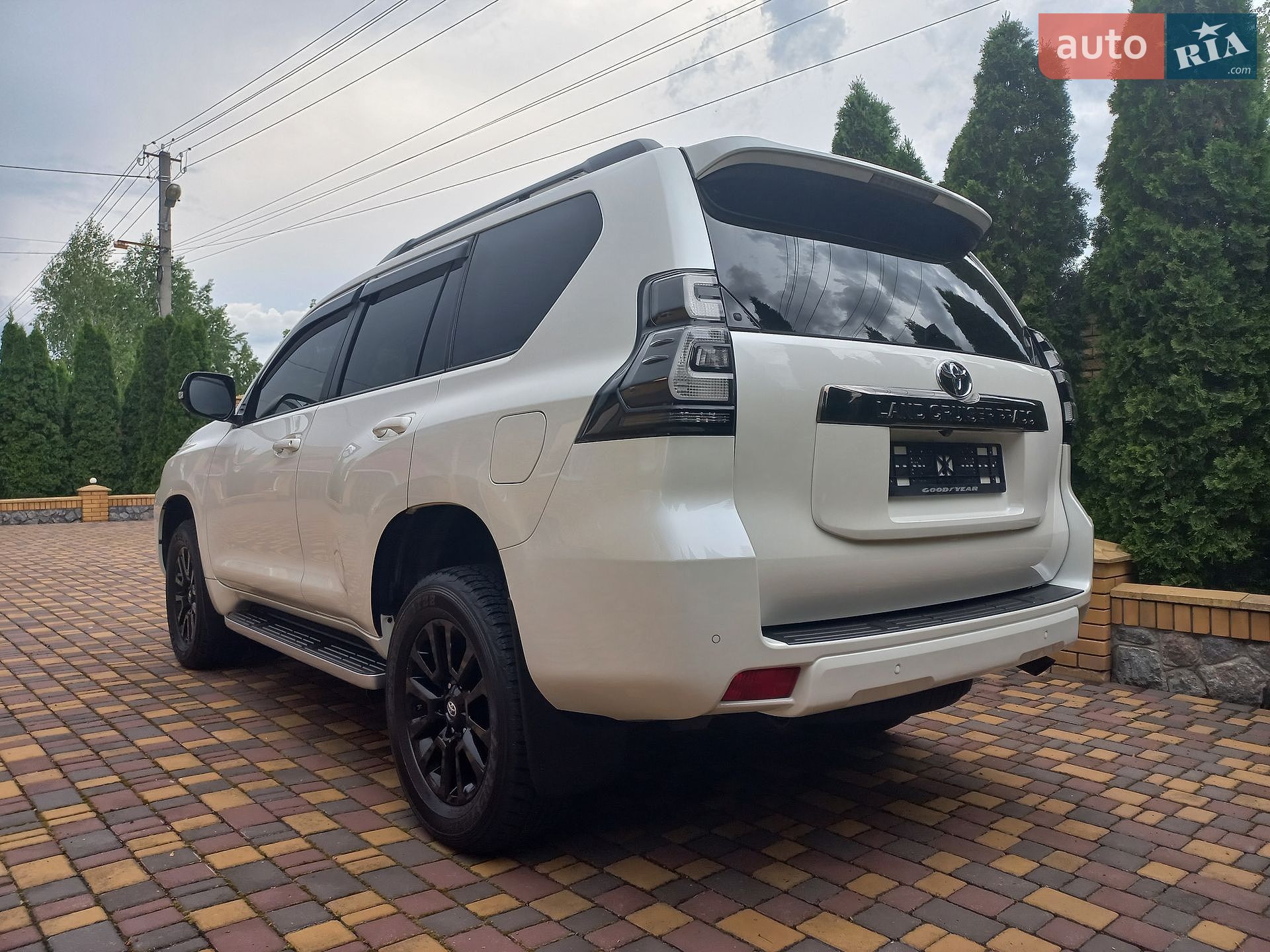 Toyota Land Cruiser Prado 2021 VIN JTEBU3FJ60K202484 фото оголошення 3 з 19