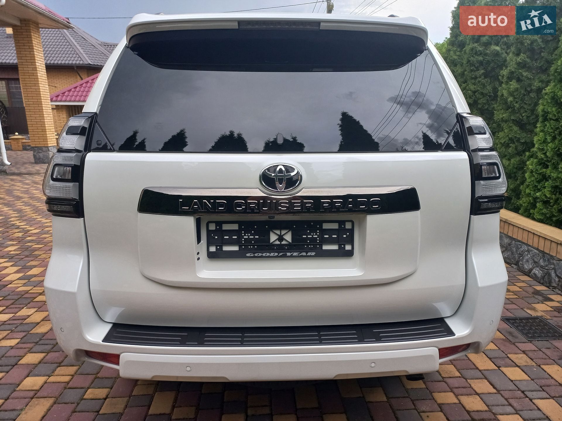 Toyota Land Cruiser Prado 2021 VIN JTEBU3FJ60K202484 фото оголошення 4 з 19