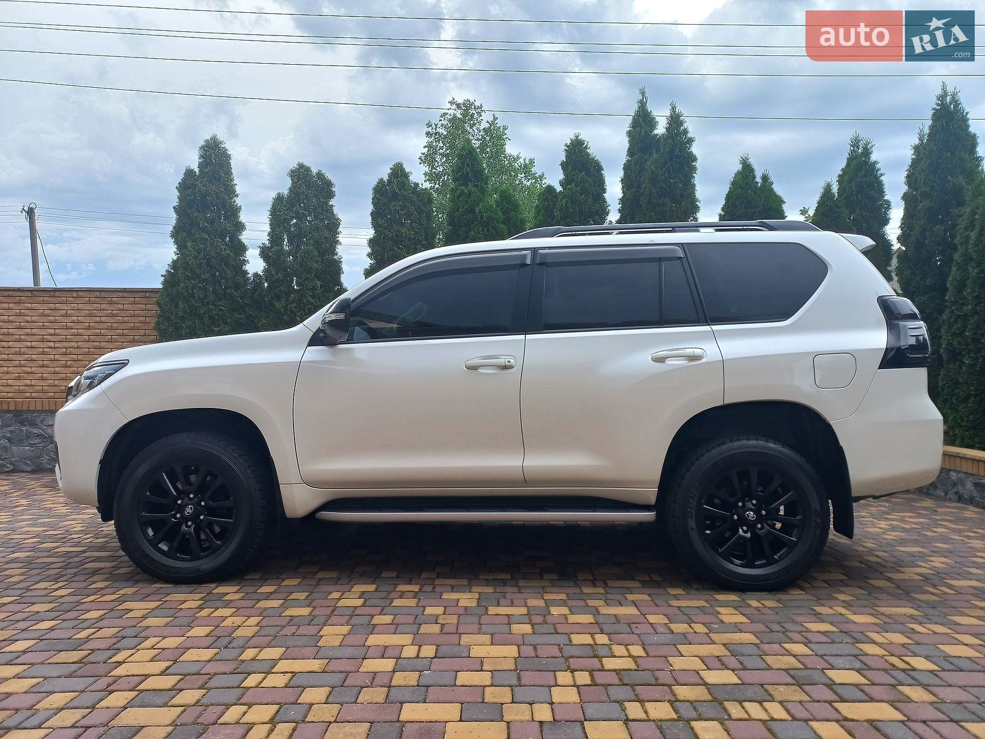 Toyota Land Cruiser Prado 2021 VIN JTEBU3FJ60K202484 фото оголошення 5 з 19