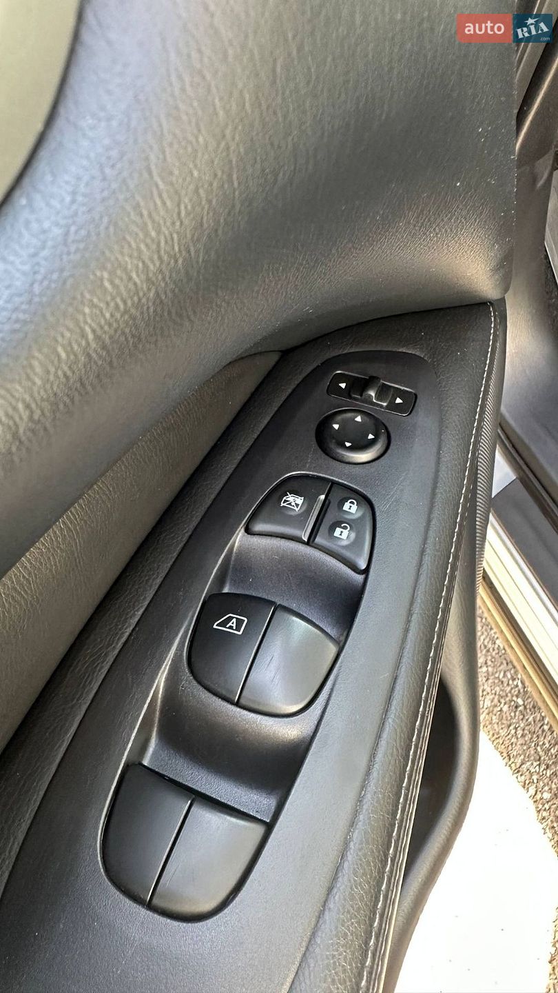 Nissan Pathfinder 2018 VIN 5N1DR2MM7KC589755 фото оголошення 10 з 41