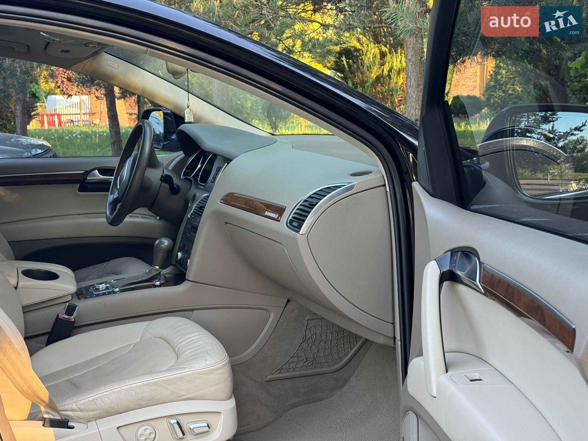 Audi Q7 2011 VIN WA1VMBFE7BD007977 фото оголошення 27 з 36