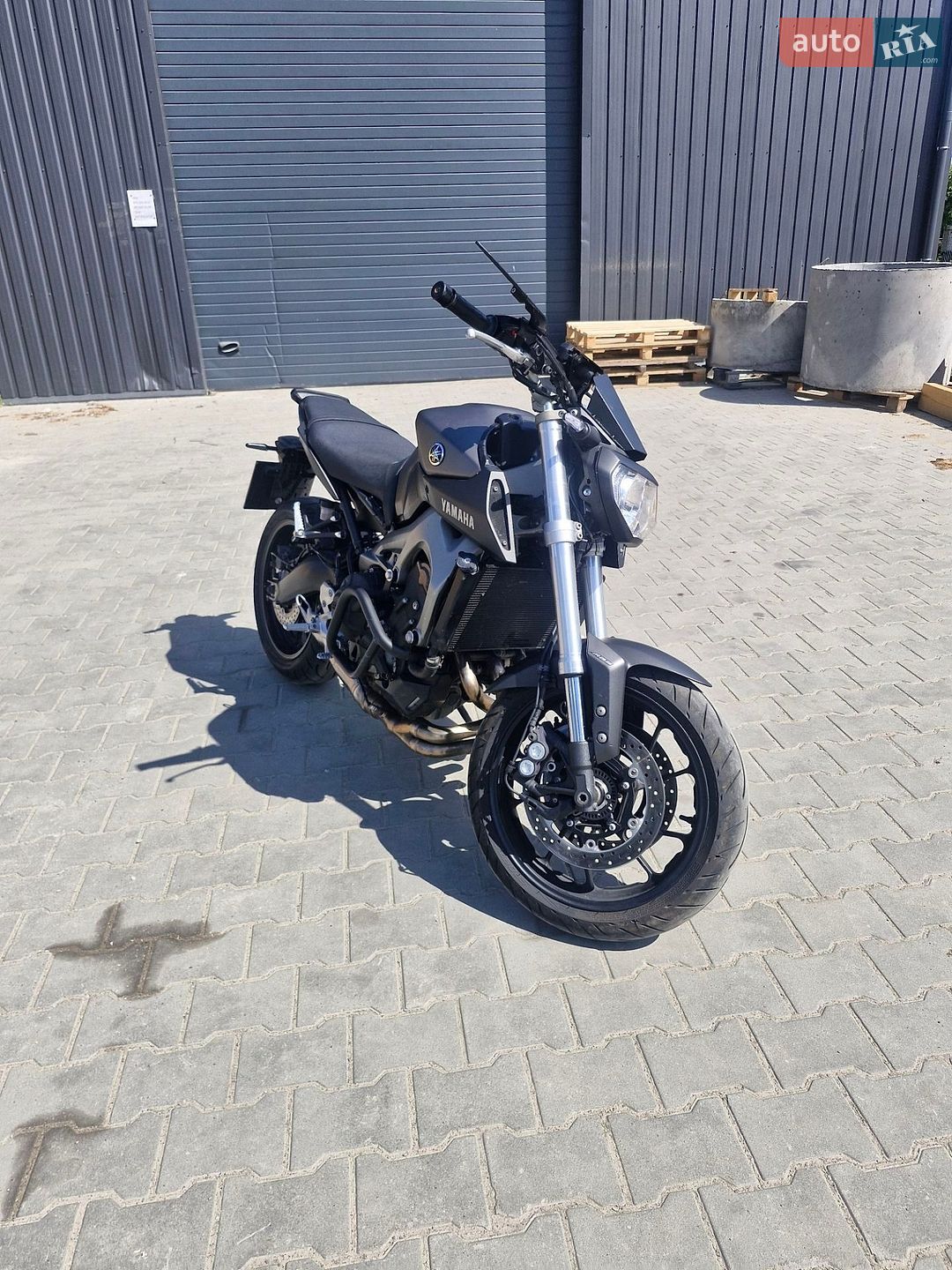 Yamaha MT-09 2015 VIN JYARN296000010849 фото оголошення 2 з 5