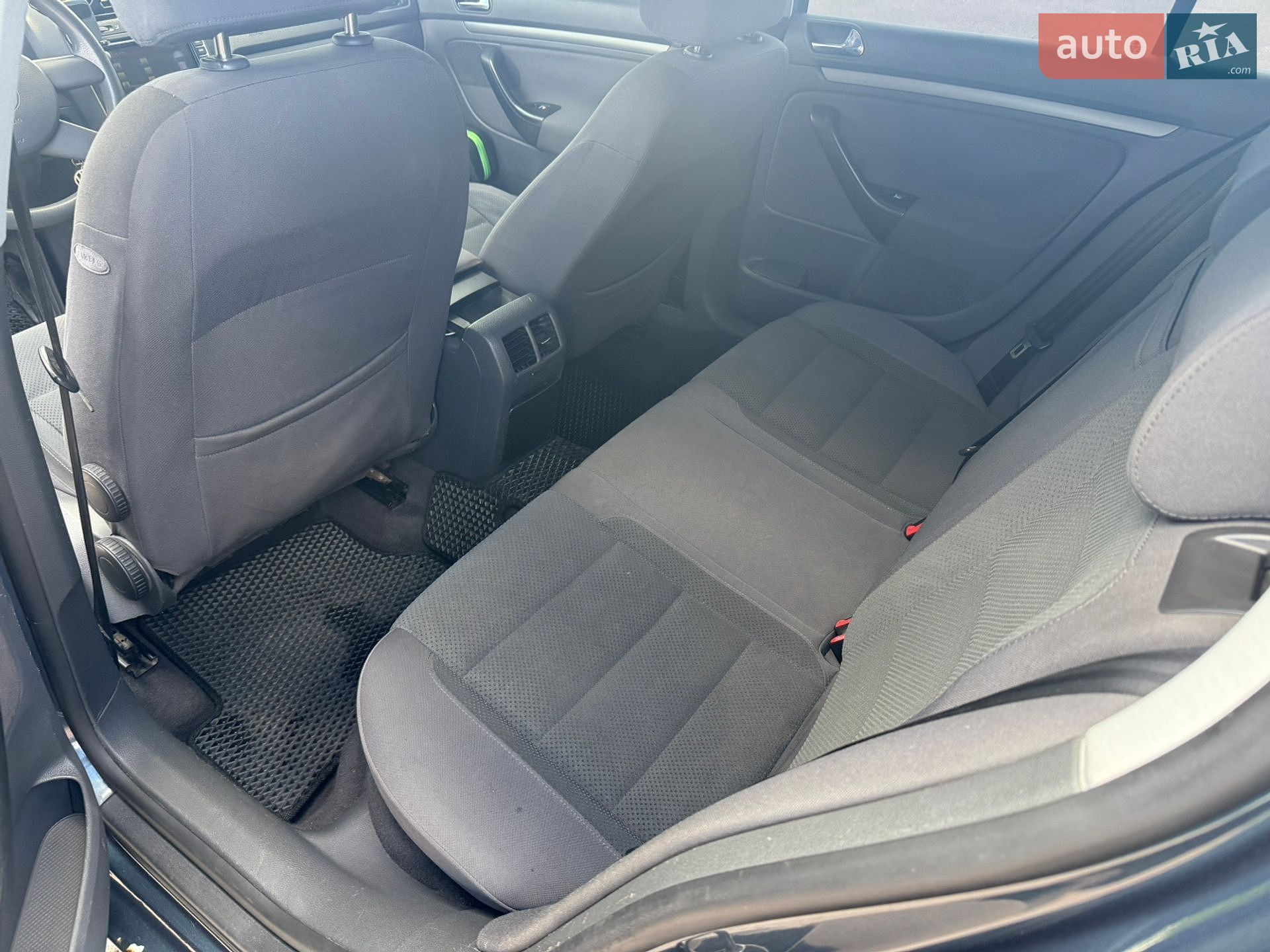 Volkswagen Golf 2004 VIN WVWZZZ1KZ5P057389 фото оголошення 8 з 11