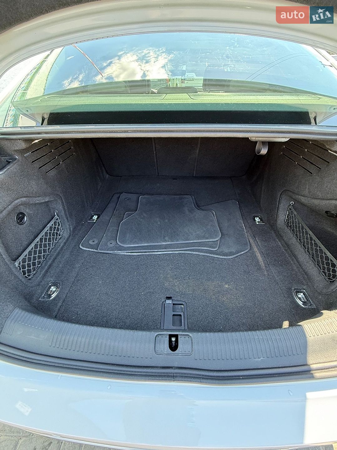 Audi A4 2019 VIN WAUENAF42KA095582 фото оголошення 20 з 28