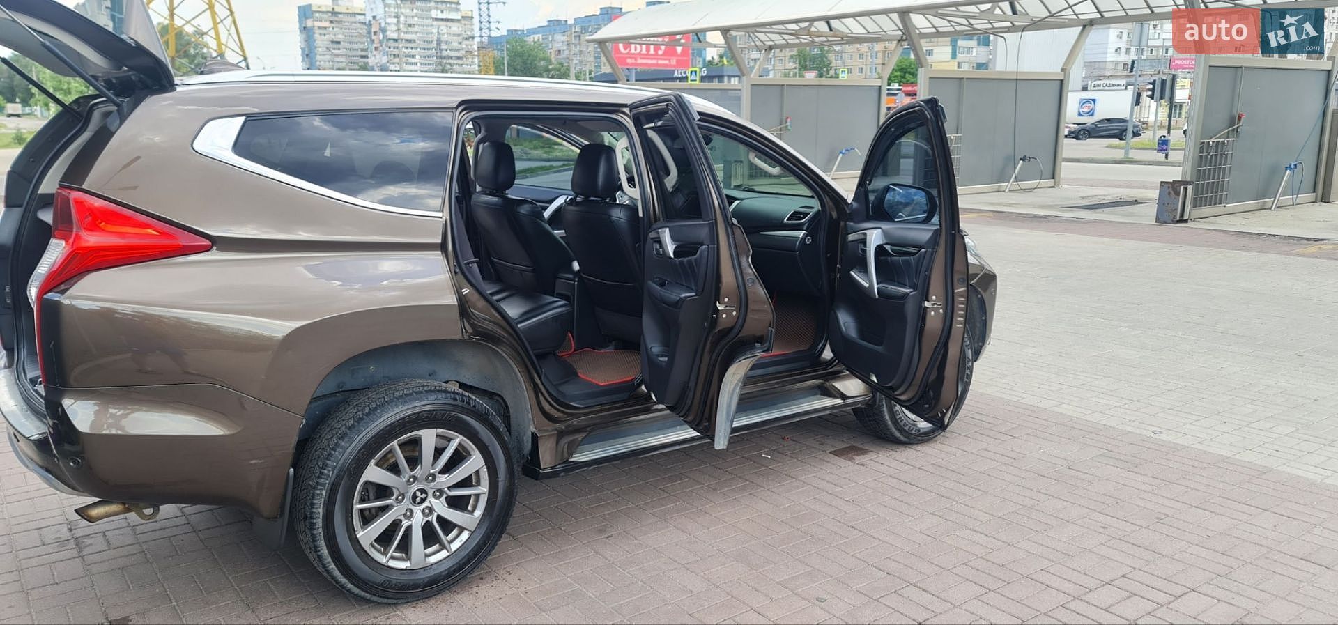 Mitsubishi Pajero Sport 2019 VIN MMCGUKS10KHZ00872 фото оголошення 11 з 26