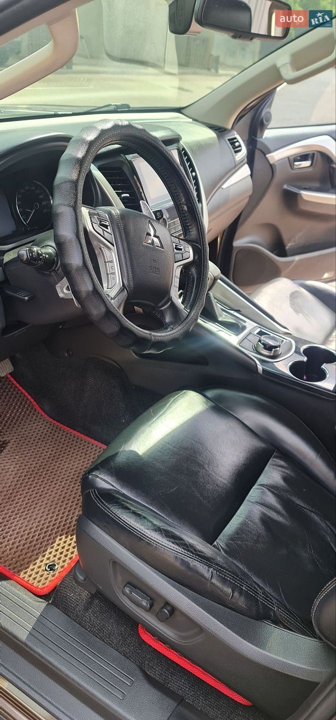Mitsubishi Pajero Sport 2019 VIN MMCGUKS10KHZ00872 фото оголошення 20 з 26