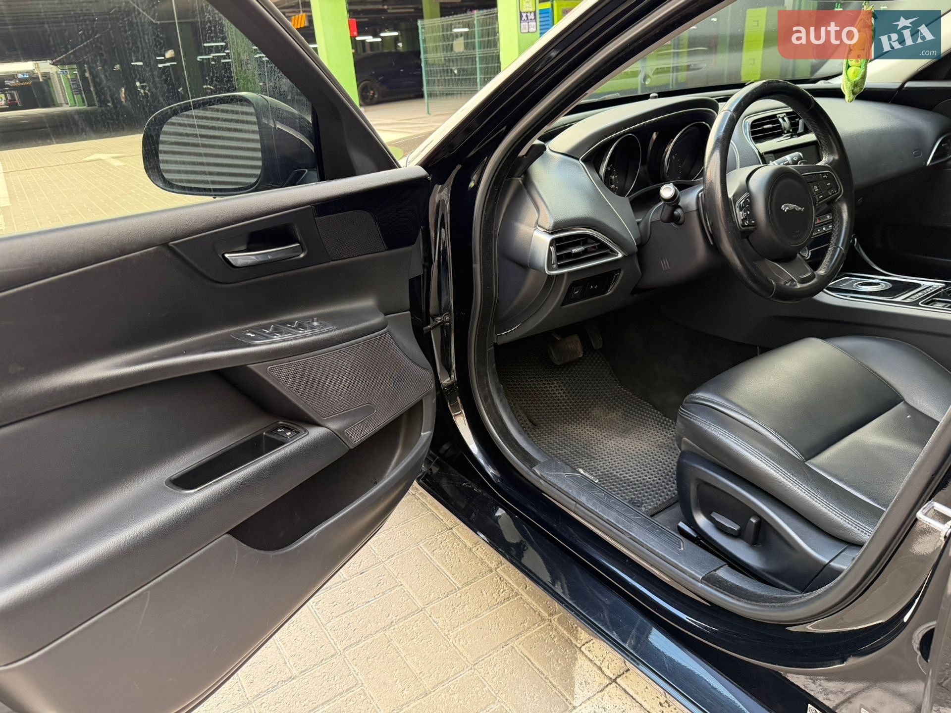 Jaguar XE 2016 VIN SAJAR4BG2HA959354 фото оголошення 5 з 17
