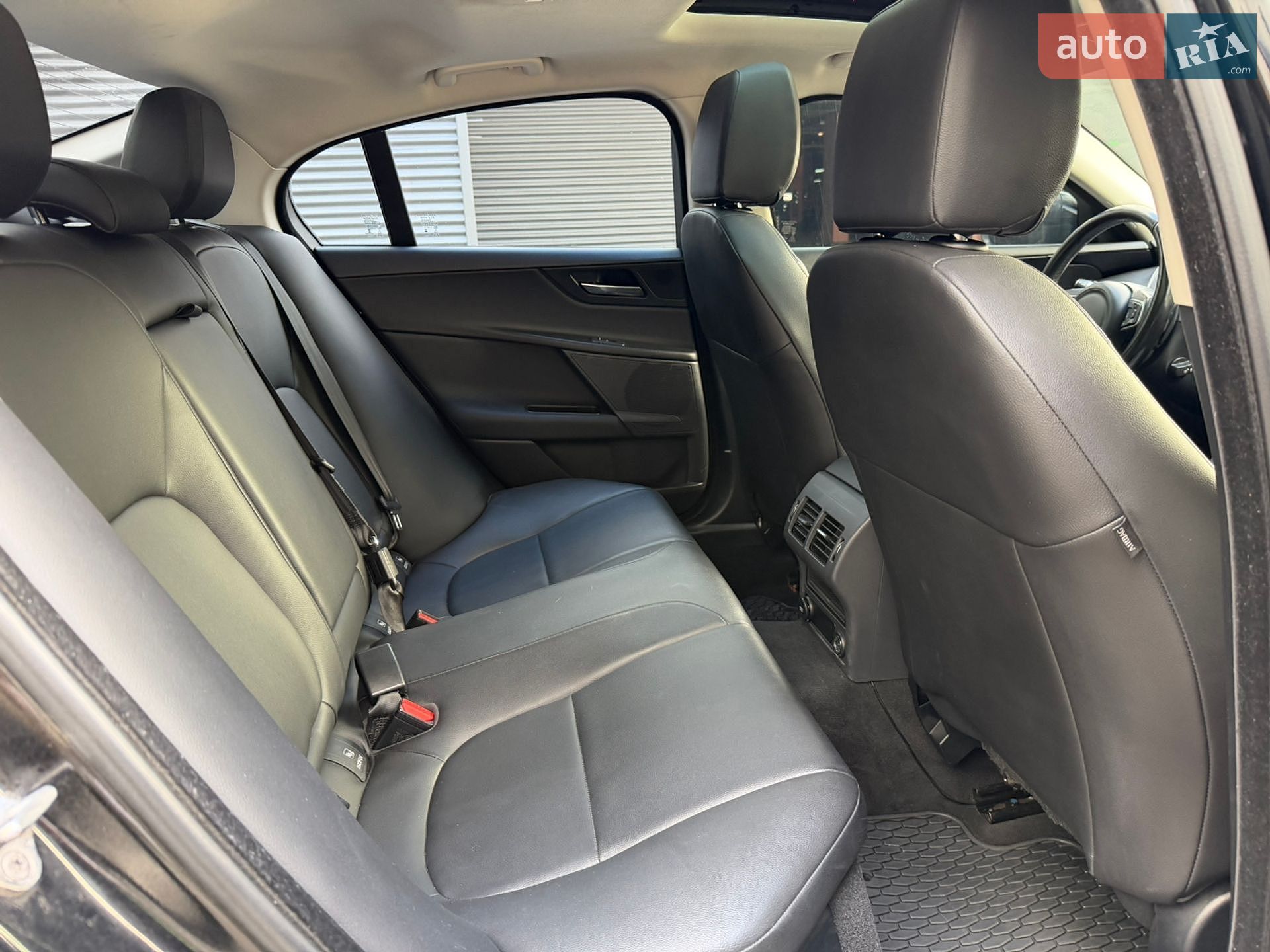 Jaguar XE 2016 VIN SAJAR4BG2HA959354 фото оголошення 10 з 17