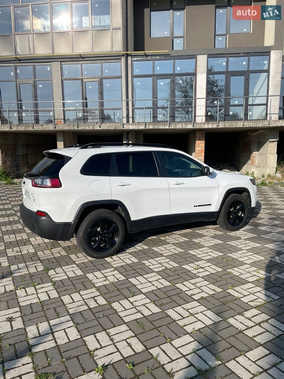 Jeep Cherokee 2020 VIN 1C4PJMLB1MD122073 фото оголошення 6 з 29