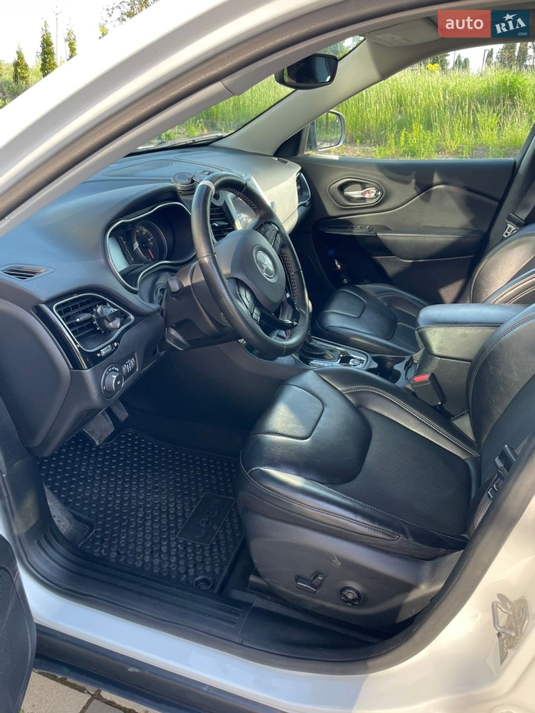 Jeep Cherokee 2020 VIN 1C4PJMLB1MD122073 фото оголошення 16 з 29