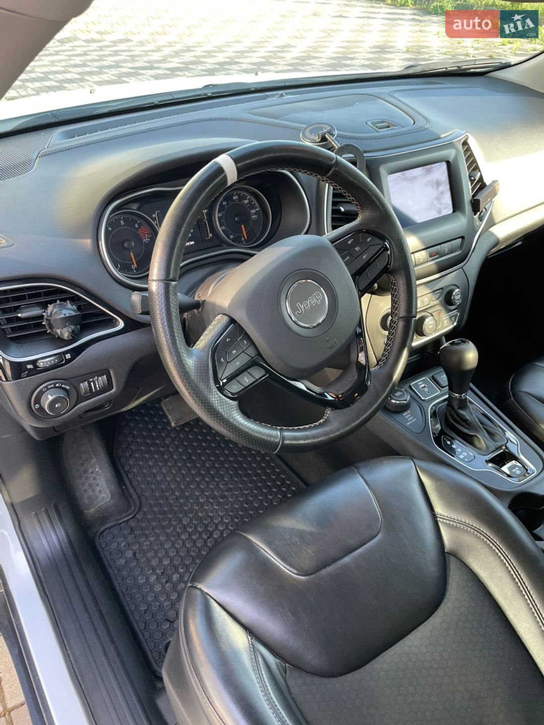 Jeep Cherokee 2020 VIN 1C4PJMLB1MD122073 фото оголошення 17 з 29