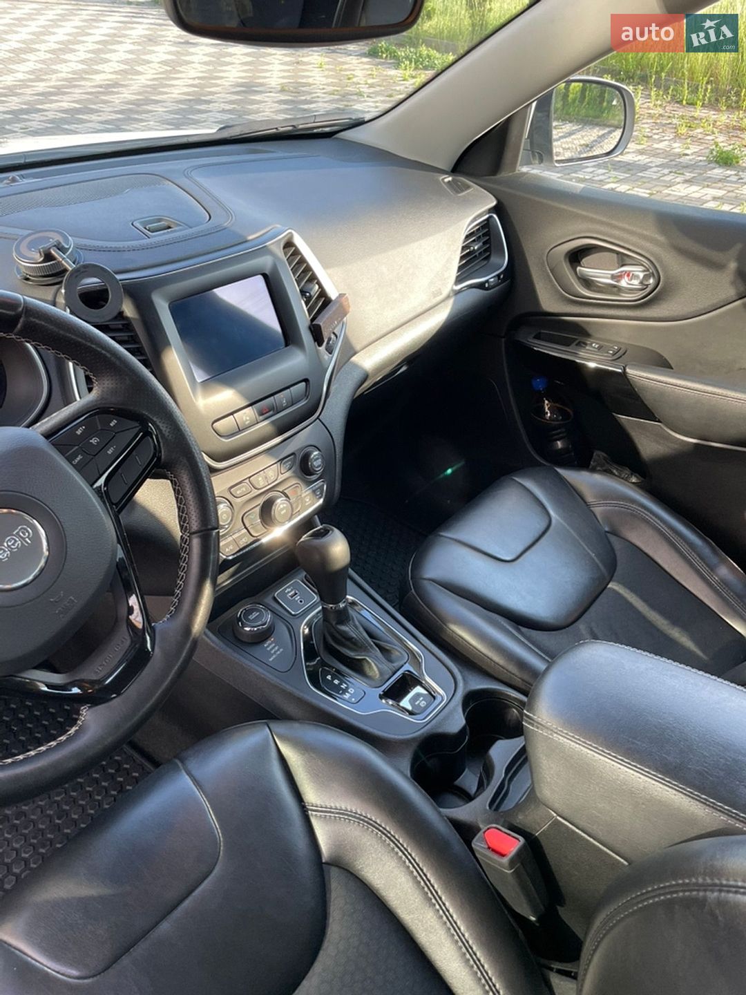 Jeep Cherokee 2020 VIN 1C4PJMLB1MD122073 фото оголошення 18 з 29