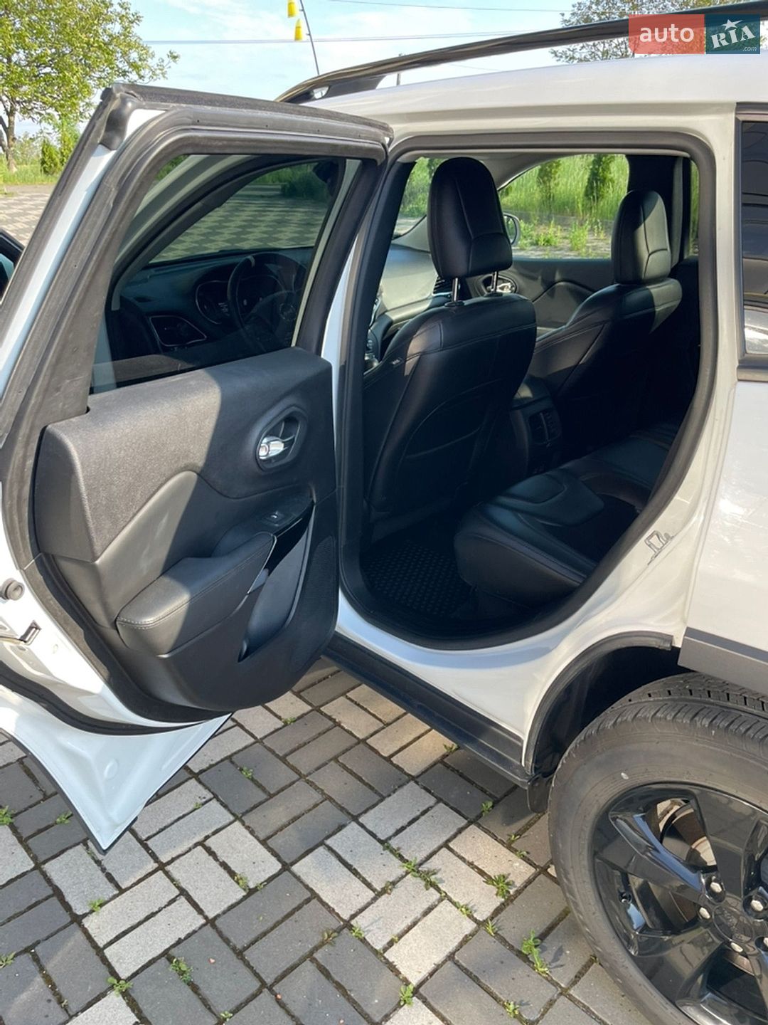 Jeep Cherokee 2020 VIN 1C4PJMLB1MD122073 фото оголошення 19 з 29
