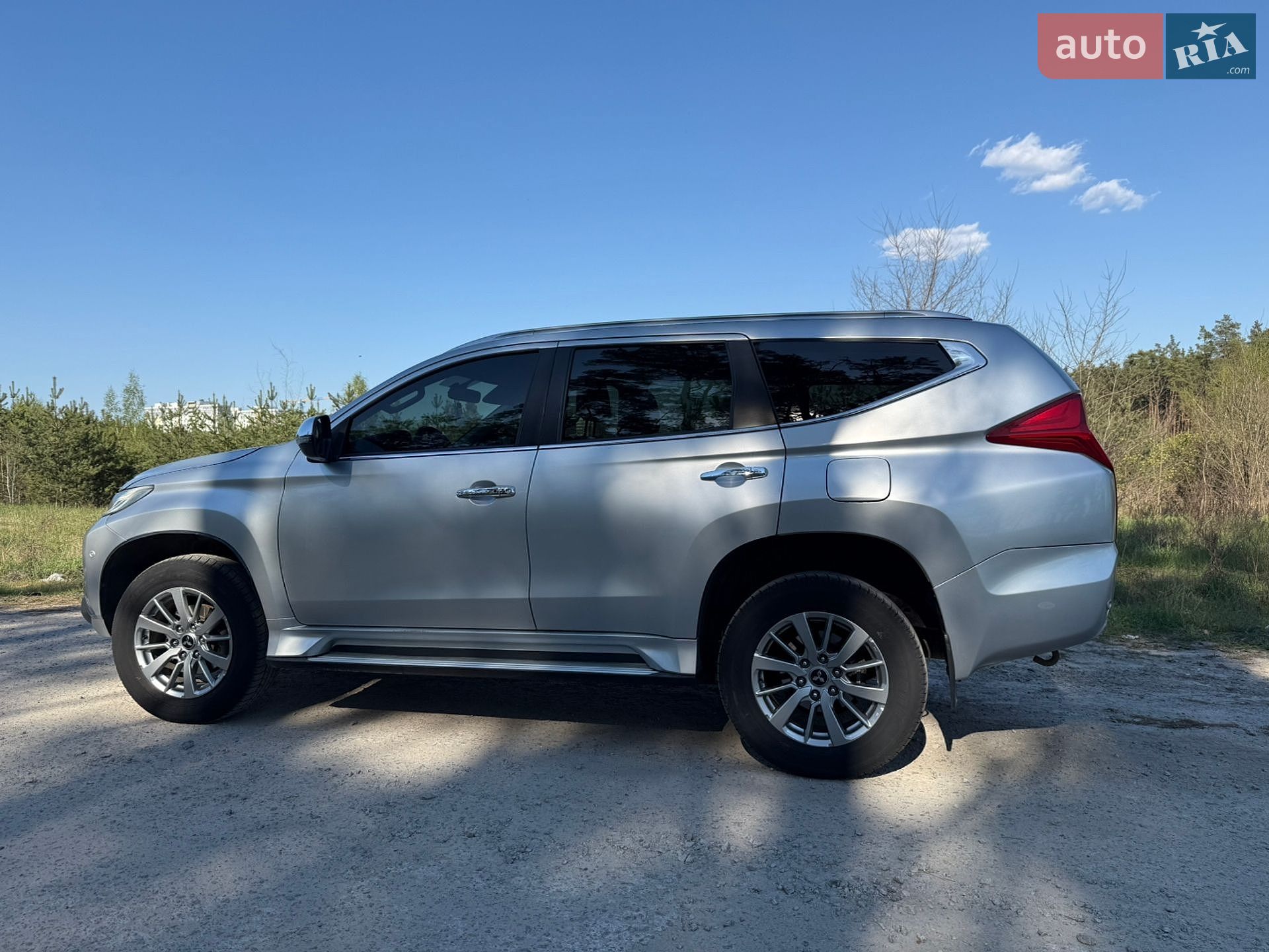 Mitsubishi Pajero Sport 2017 VIN MMCGUKS10HHZ02849 фото оголошення 7 з 39