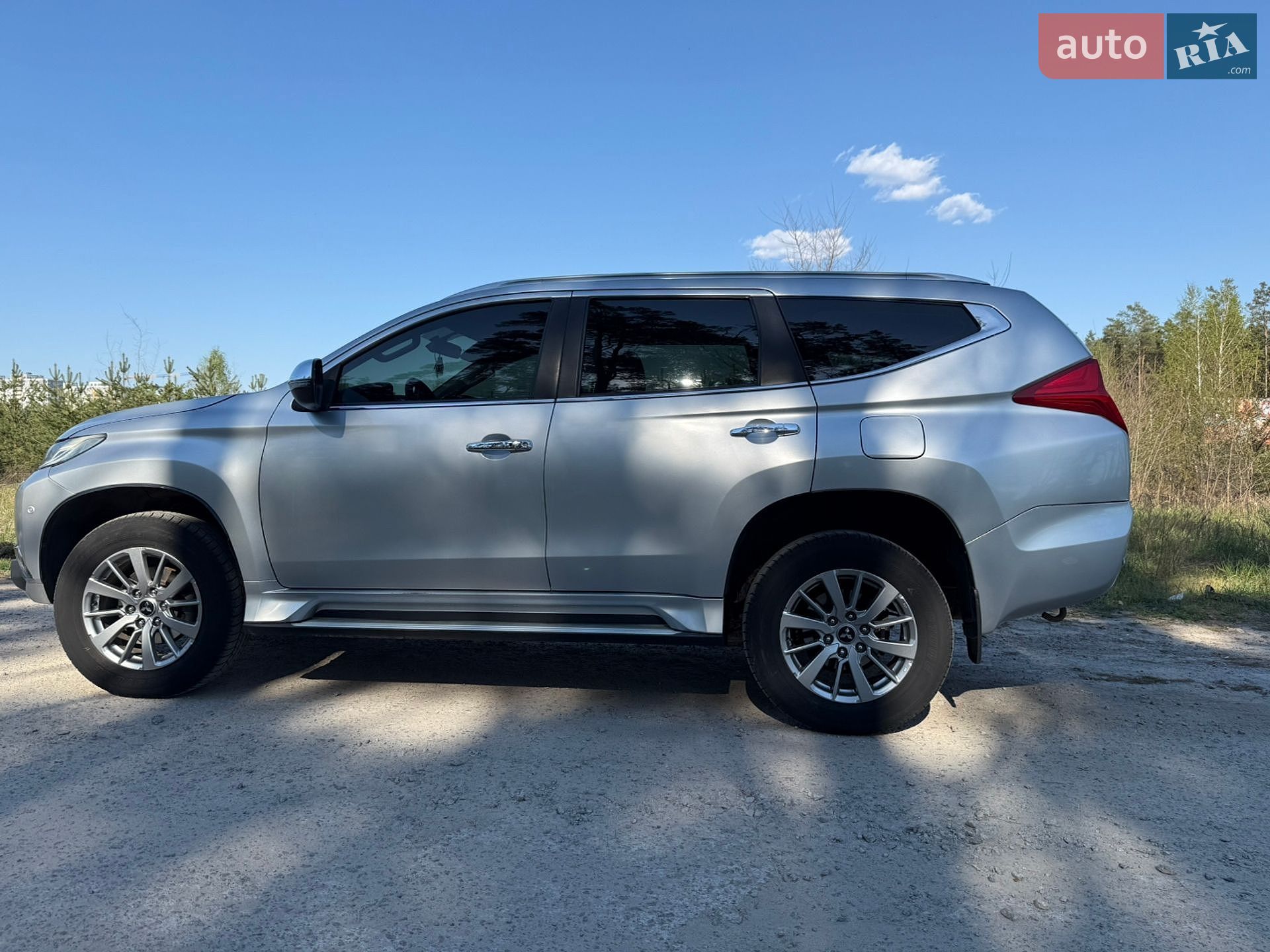 Mitsubishi Pajero Sport 2017 VIN MMCGUKS10HHZ02849 фото оголошення 8 з 39