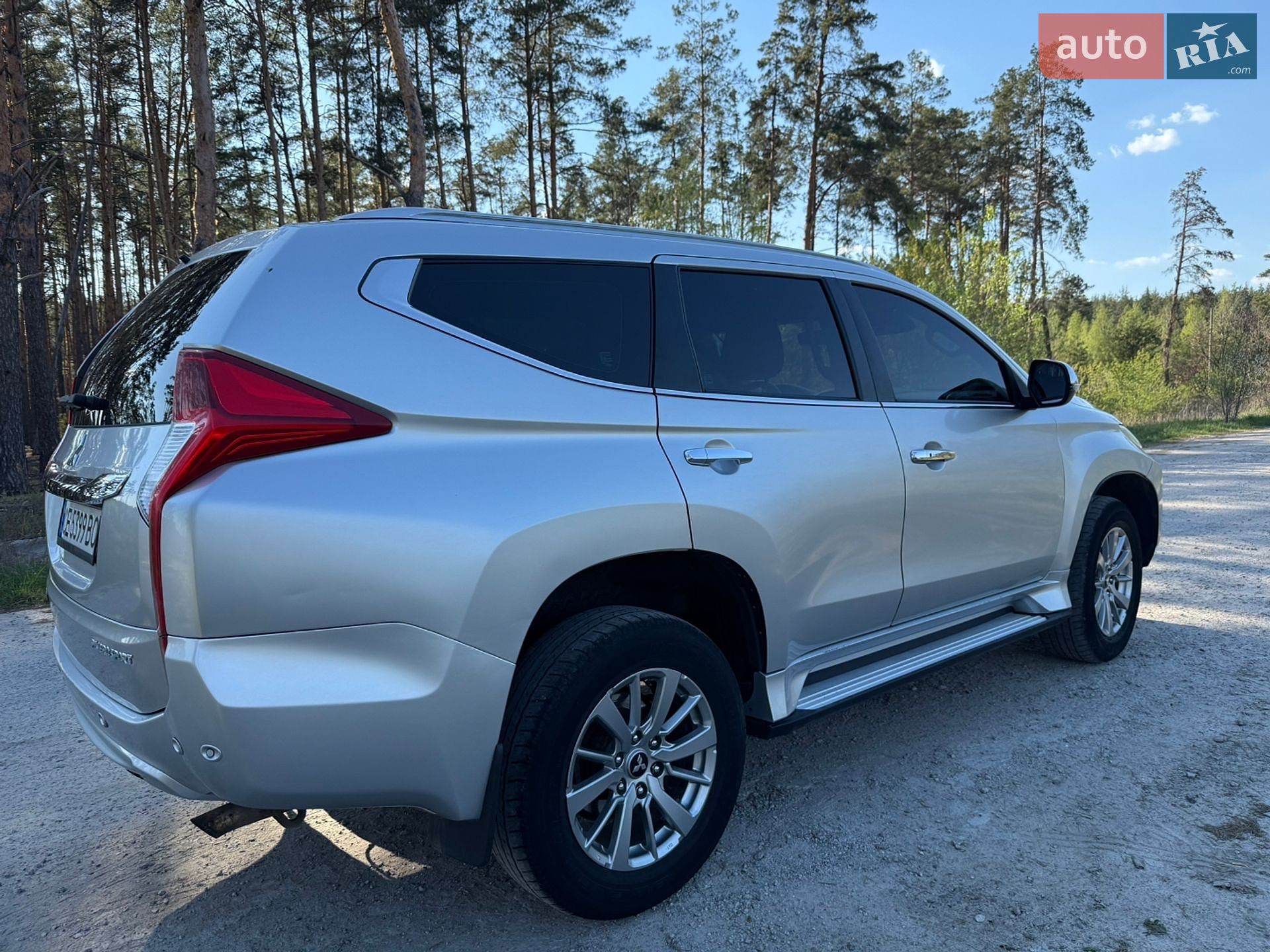 Mitsubishi Pajero Sport 2017 VIN MMCGUKS10HHZ02849 фото оголошення 9 з 39
