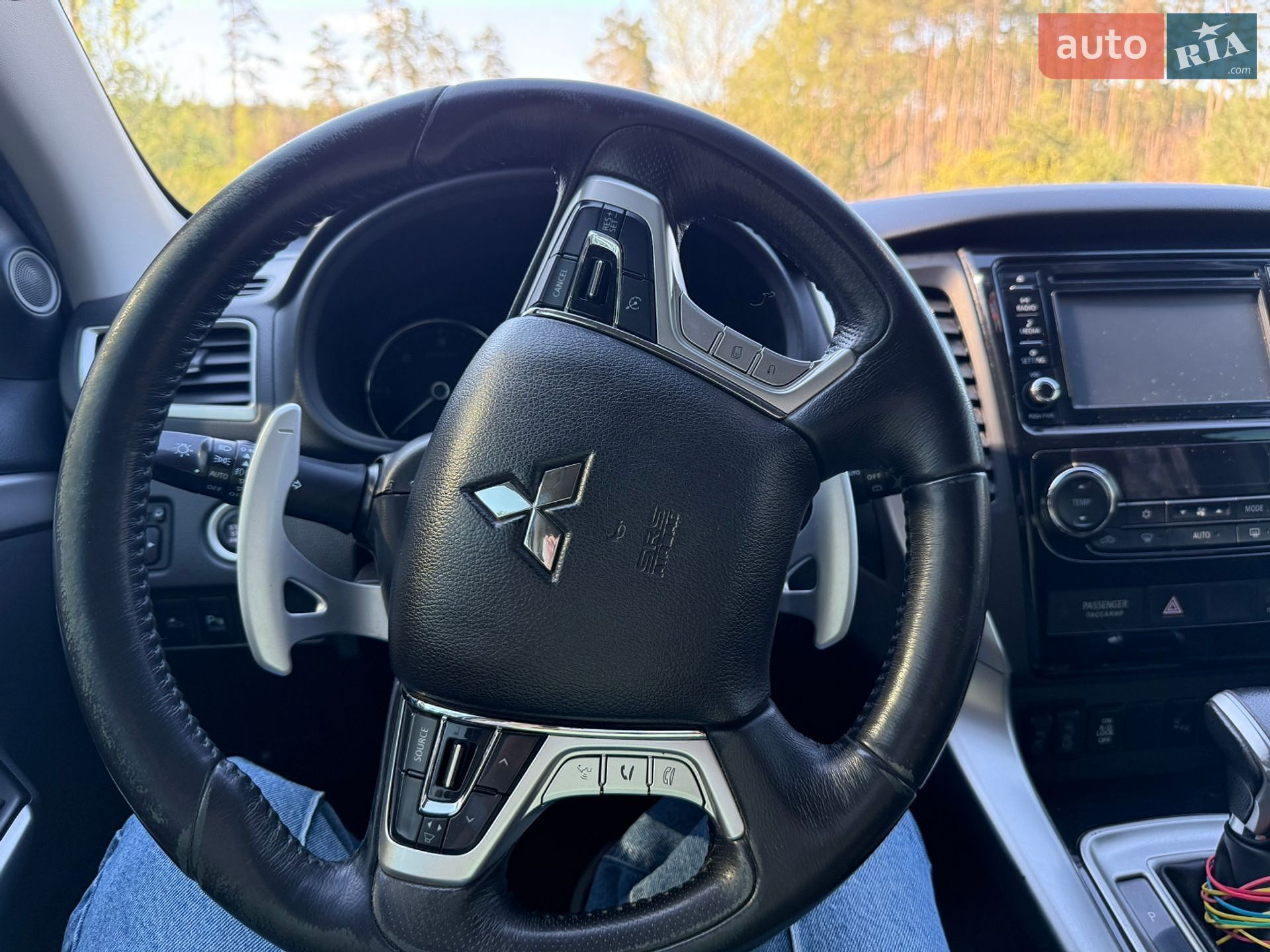 Mitsubishi Pajero Sport 2017 VIN MMCGUKS10HHZ02849 фото оголошення 7 з 33