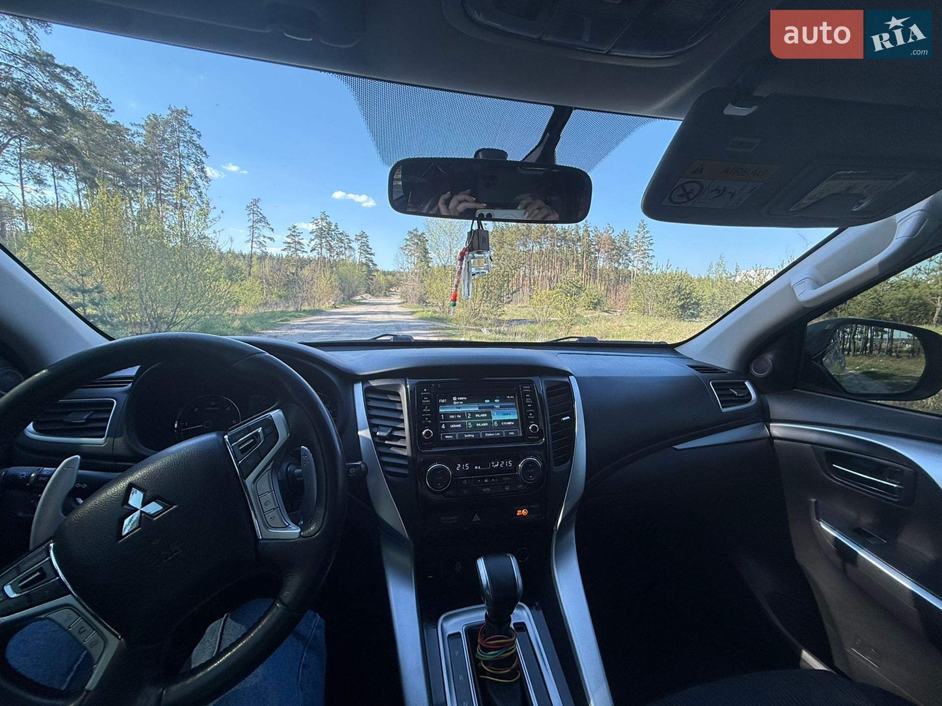 Mitsubishi Pajero Sport 2017 VIN MMCGUKS10HHZ02849 фото оголошення 10 з 33