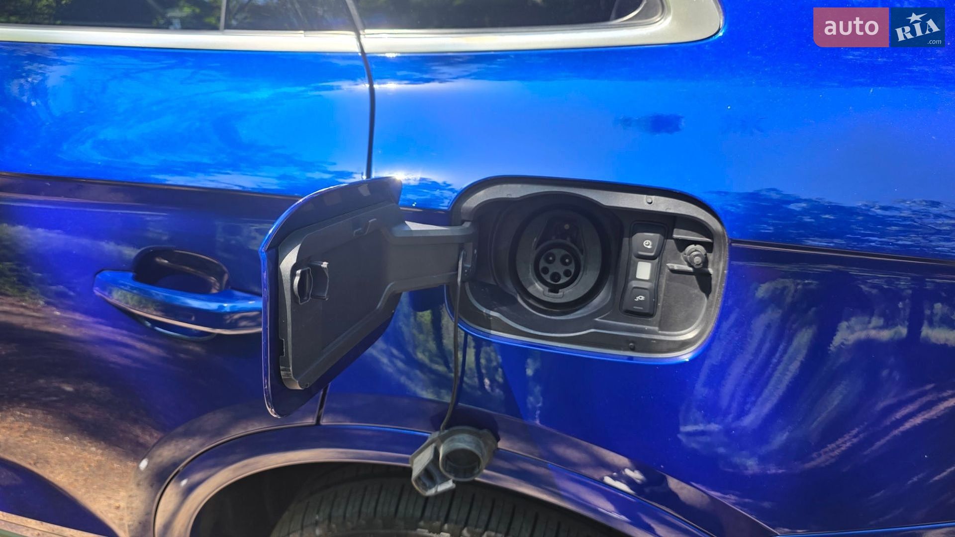 Audi Q5 2020 VIN WA1E2AFY8M2029978 фото оголошення 12 з 44